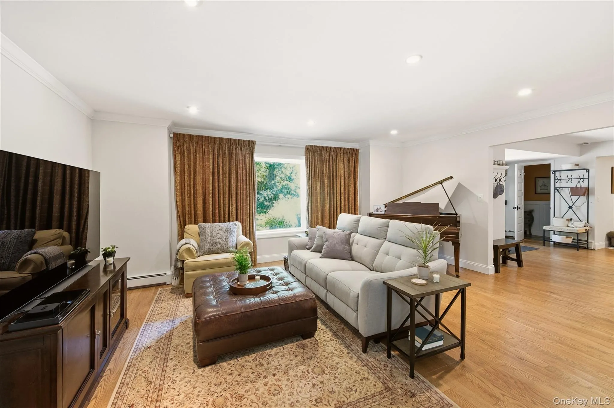 8 Clayton Drive, Huntington, NY, 5 Bedrooms Bedrooms, 11 Rooms Rooms,3 BathroomsBathrooms,Residential,For Rent,Clayton,0,1035693 8 Clayton Drive, Huntington, NY, 5 Bedrooms Bedrooms, 11 Rooms Rooms,3 BathroomsBathrooms,Residential,For Rent,Clayton,0,1035693