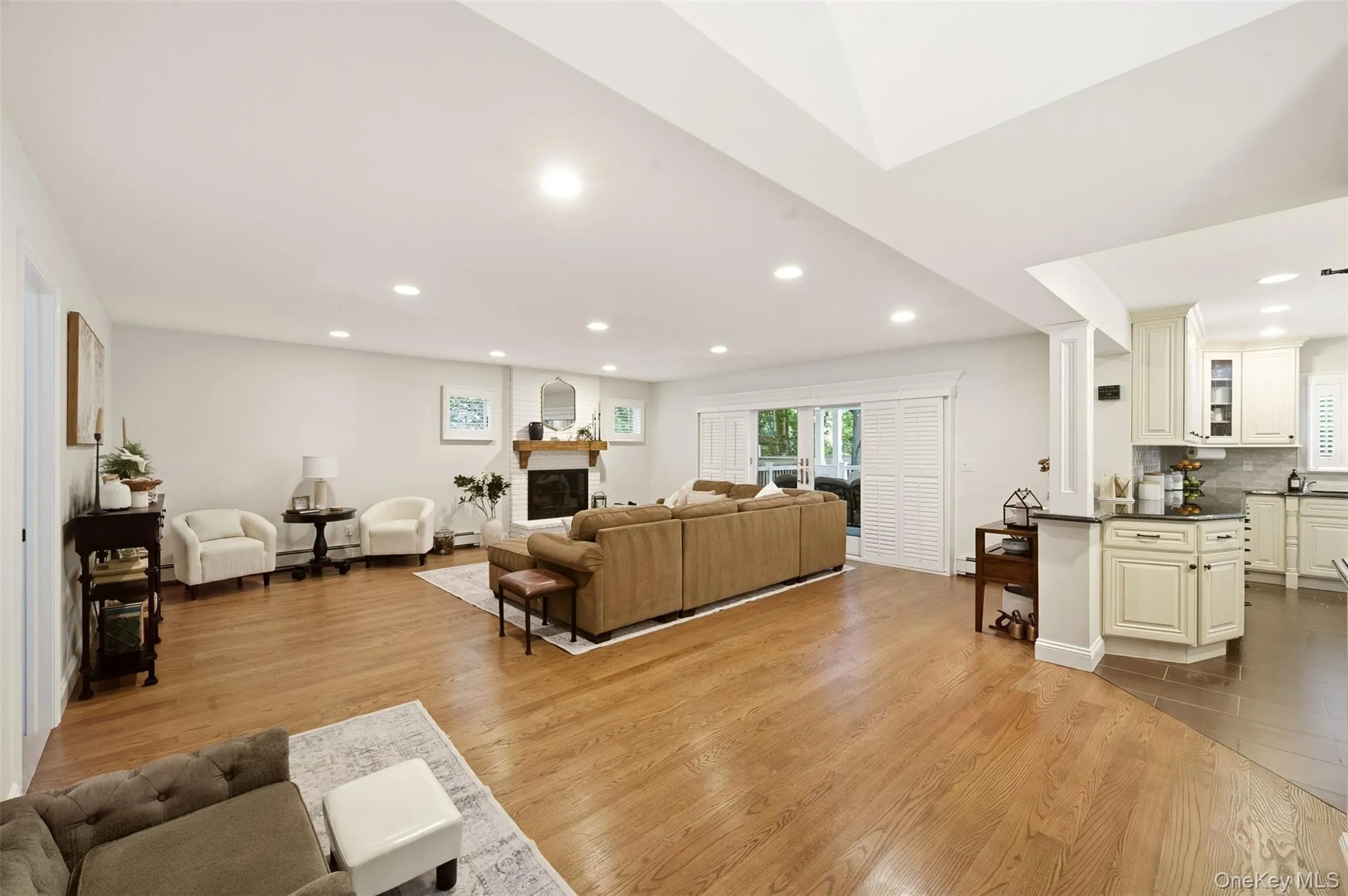 8 Clayton Drive, Huntington, NY, 5 Bedrooms Bedrooms, 11 Rooms Rooms,3 BathroomsBathrooms,Residential,For Rent,Clayton,0,1035693 8 Clayton Drive, Huntington, NY, 5 Bedrooms Bedrooms, 11 Rooms Rooms,3 BathroomsBathrooms,Residential,For Rent,Clayton,0,1035693