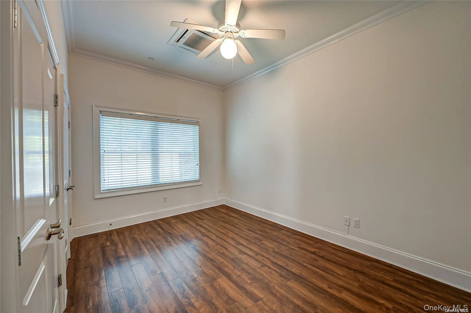 50-3A Stewart Avenue, Huntington, NY, 2 Bedrooms Bedrooms, 4 Rooms Rooms,1 BathroomBathrooms,Residential Lease,For Rent,Stewart,0,1035696 50-3A Stewart Avenue, Huntington, NY, 2 Bedrooms Bedrooms, 4 Rooms Rooms,1 BathroomBathrooms,Residential Lease,For Rent,Stewart,0,1035696