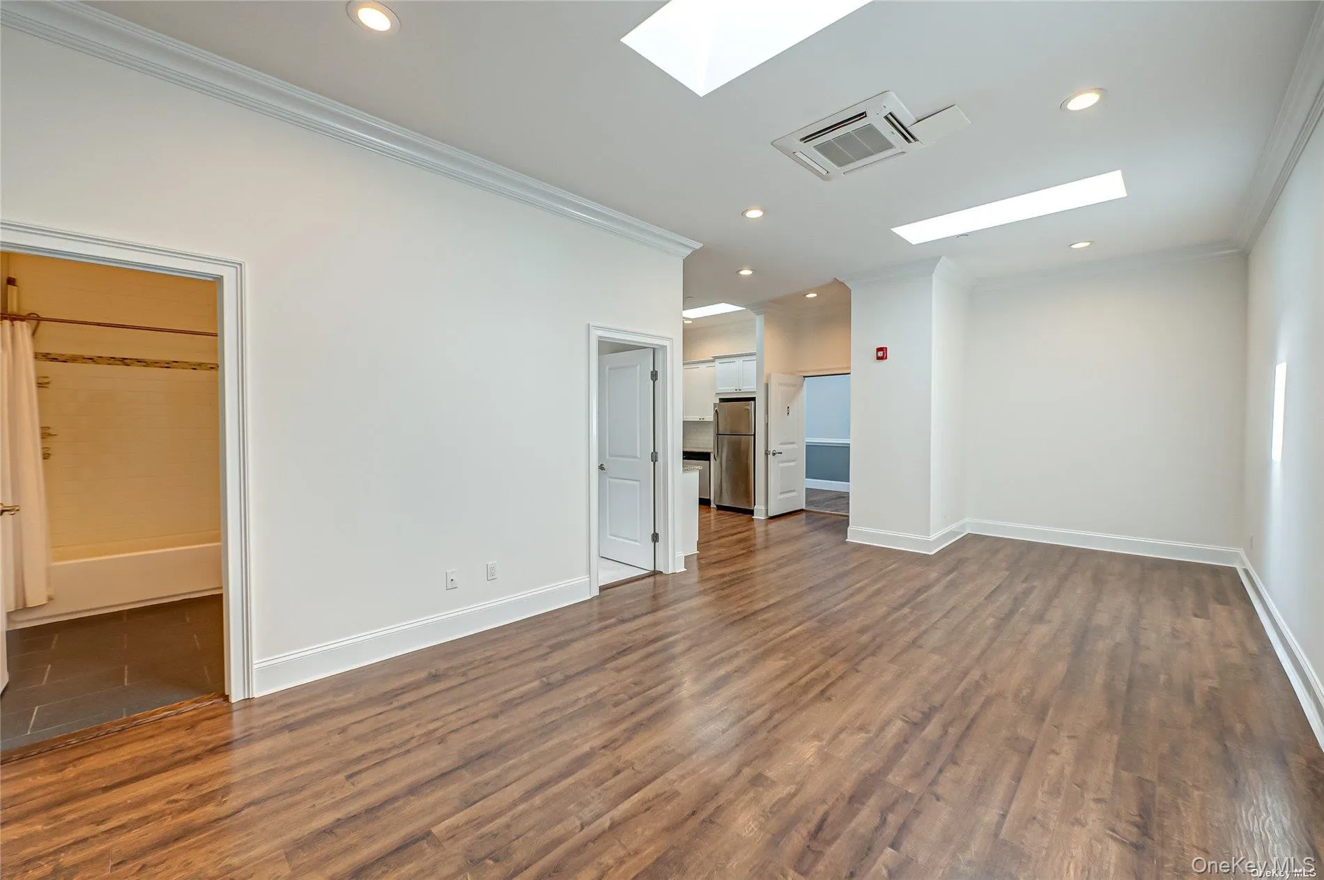 50-3A Stewart Avenue, Huntington, NY, 2 Bedrooms Bedrooms, 4 Rooms Rooms,1 BathroomBathrooms,Residential Lease,For Rent,Stewart,0,1035696 50-3A Stewart Avenue, Huntington, NY, 2 Bedrooms Bedrooms, 4 Rooms Rooms,1 BathroomBathrooms,Residential Lease,For Rent,Stewart,0,1035696