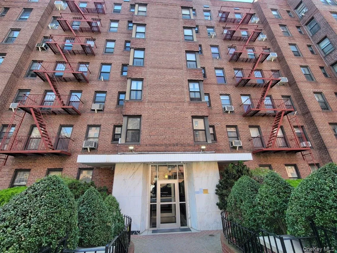 141-60 84th Road, New York, NY, 2 Bedrooms Bedrooms, 4 Rooms Rooms,1 BathroomBathrooms,Residential Lease,For Rent,84th,0,1035698 141-60 84th Road, New York, NY, 2 Bedrooms Bedrooms, 4 Rooms Rooms,1 BathroomBathrooms,Residential Lease,For Rent,84th,0,1035698
