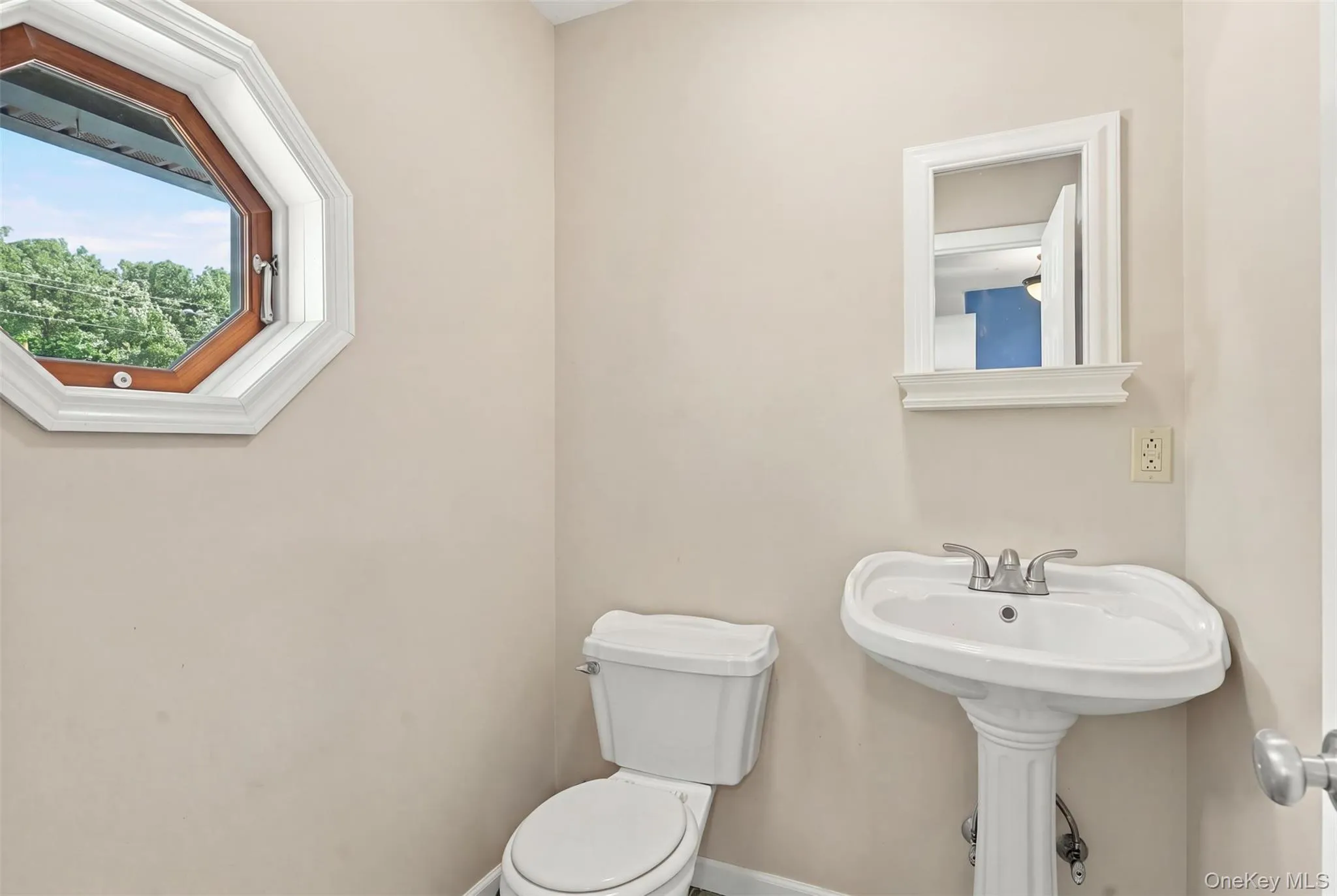 Frist floor half bath Frist floor half bath