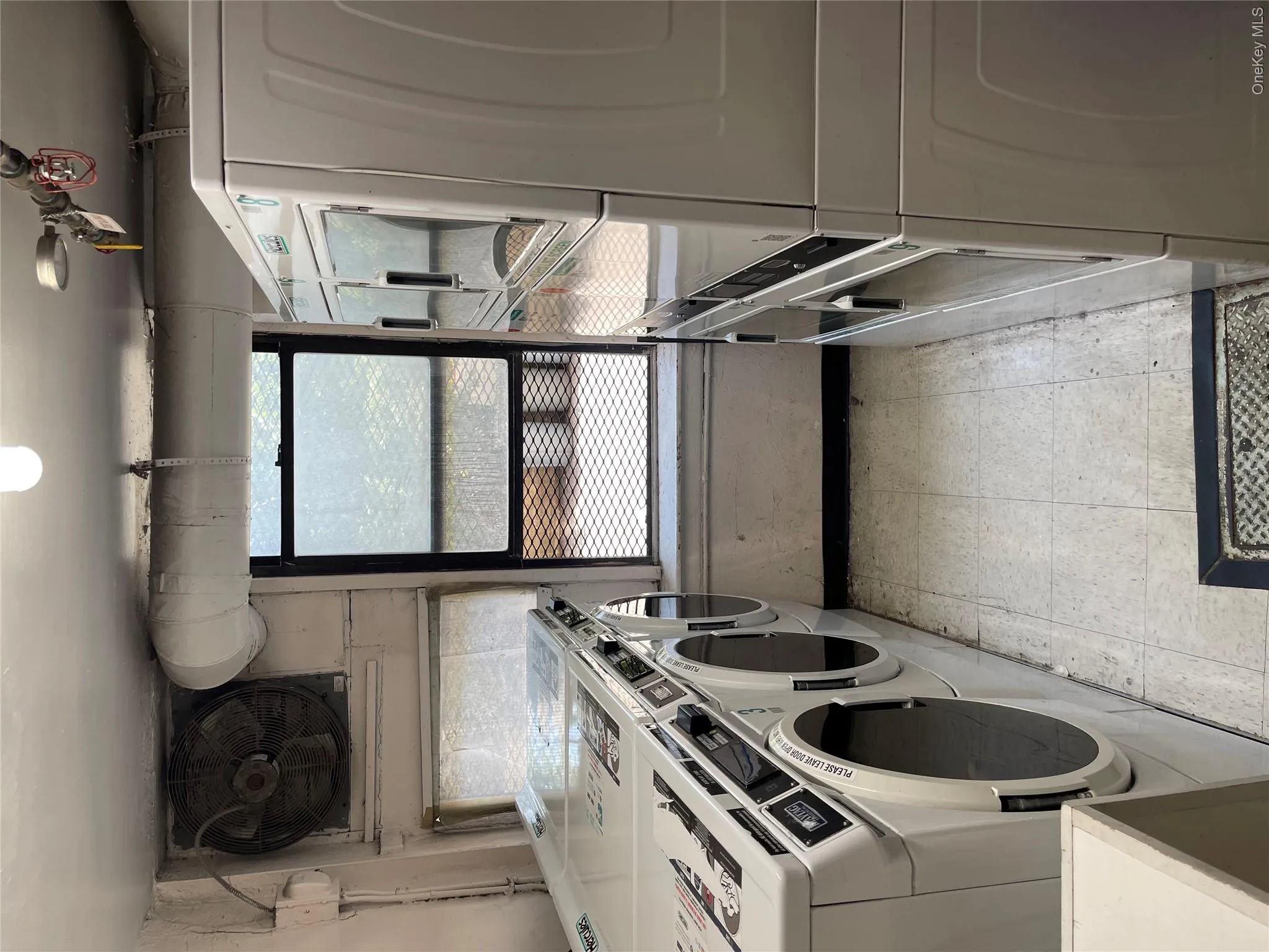 170-06 88th Avenue, New York, NY, 2 Bedrooms Bedrooms, 6 Rooms Rooms,1 BathroomBathrooms,Residential Lease,For Rent,88th,0,1035705 170-06 88th Avenue, New York, NY, 2 Bedrooms Bedrooms, 6 Rooms Rooms,1 BathroomBathrooms,Residential Lease,For Rent,88th,0,1035705