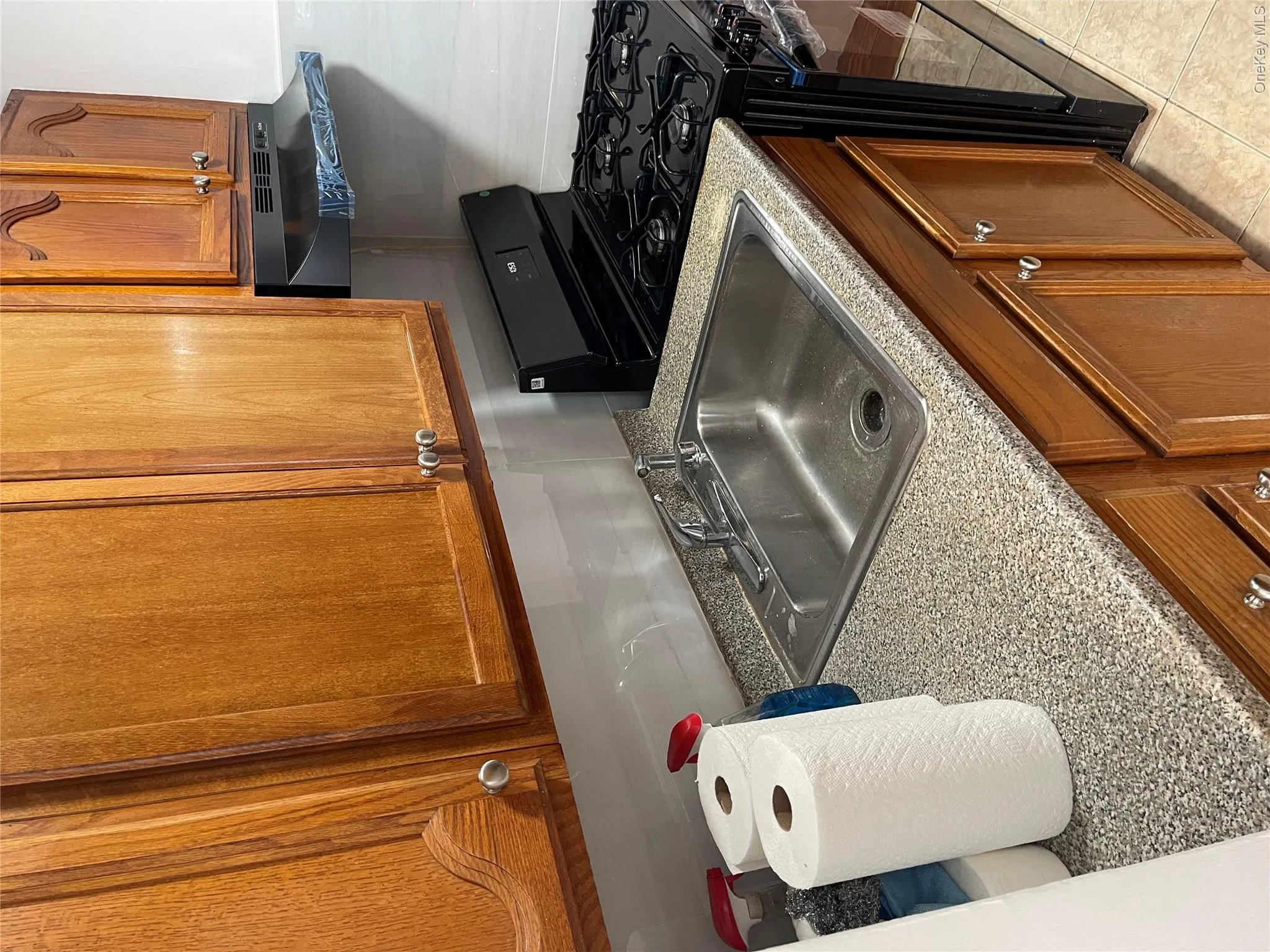 170-06 88th Avenue, New York, NY, 2 Bedrooms Bedrooms, 6 Rooms Rooms,1 BathroomBathrooms,Residential Lease,For Rent,88th,0,1035705 170-06 88th Avenue, New York, NY, 2 Bedrooms Bedrooms, 6 Rooms Rooms,1 BathroomBathrooms,Residential Lease,For Rent,88th,0,1035705