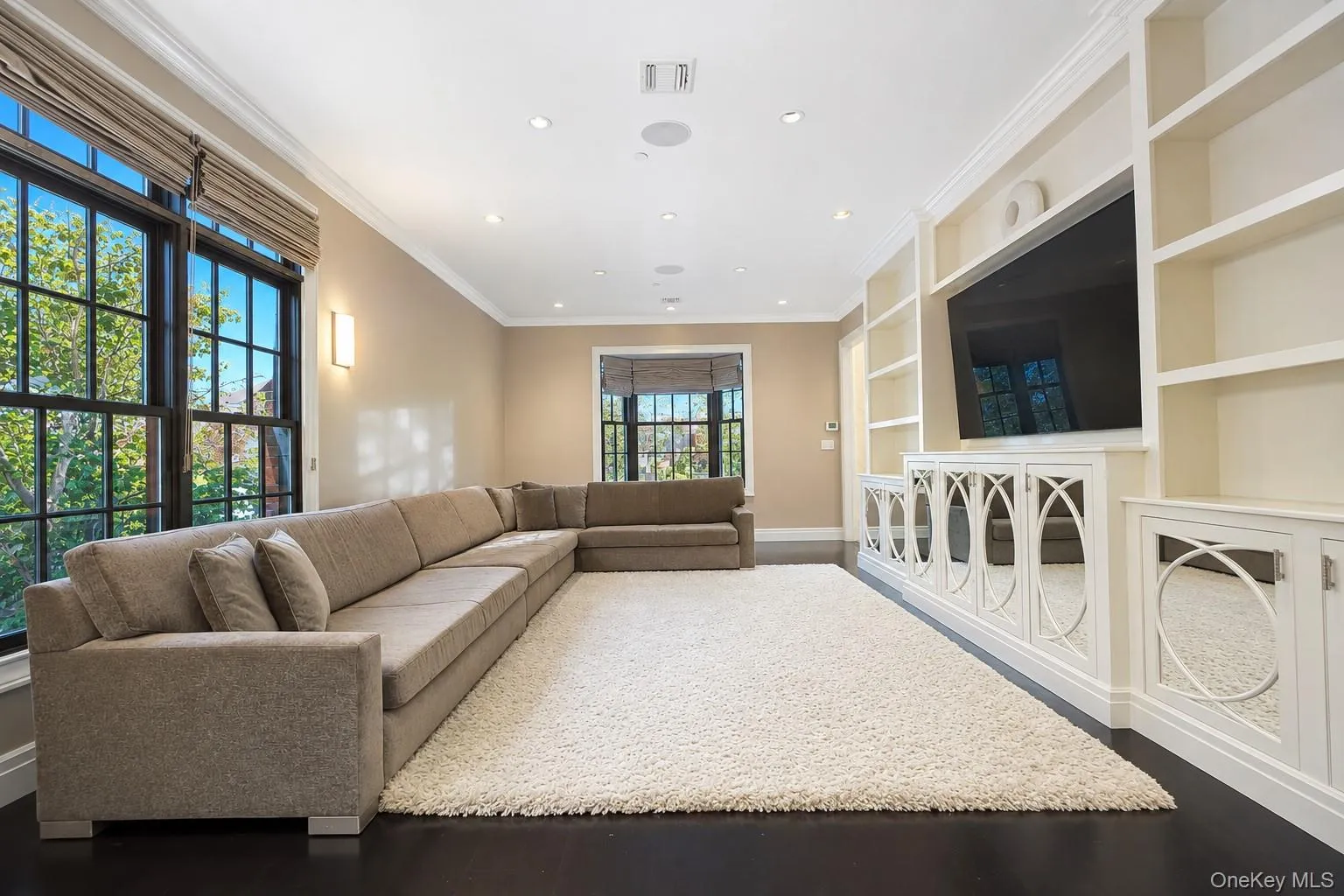 28 Durges Street, New York, NY, 4 Bedrooms Bedrooms, 11 Rooms Rooms,3 BathroomsBathrooms,Residential,For Rent,Durges,0,1035710 28 Durges Street, New York, NY, 4 Bedrooms Bedrooms, 11 Rooms Rooms,3 BathroomsBathrooms,Residential,For Rent,Durges,0,1035710