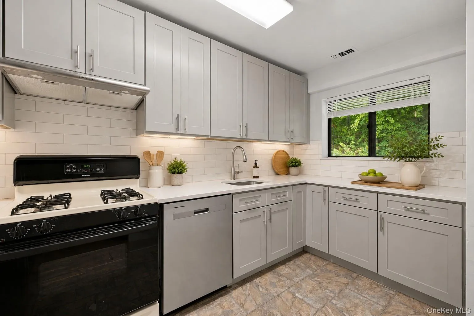 352 Greeley Avenue, New Castle, NY, 1 Bedroom Bedrooms, 4 Rooms Rooms,1 BathroomBathrooms,Residential Lease,For Rent,Greeley,0,1035715 352 Greeley Avenue, New Castle, NY, 1 Bedroom Bedrooms, 4 Rooms Rooms,1 BathroomBathrooms,Residential Lease,For Rent,Greeley,0,1035715