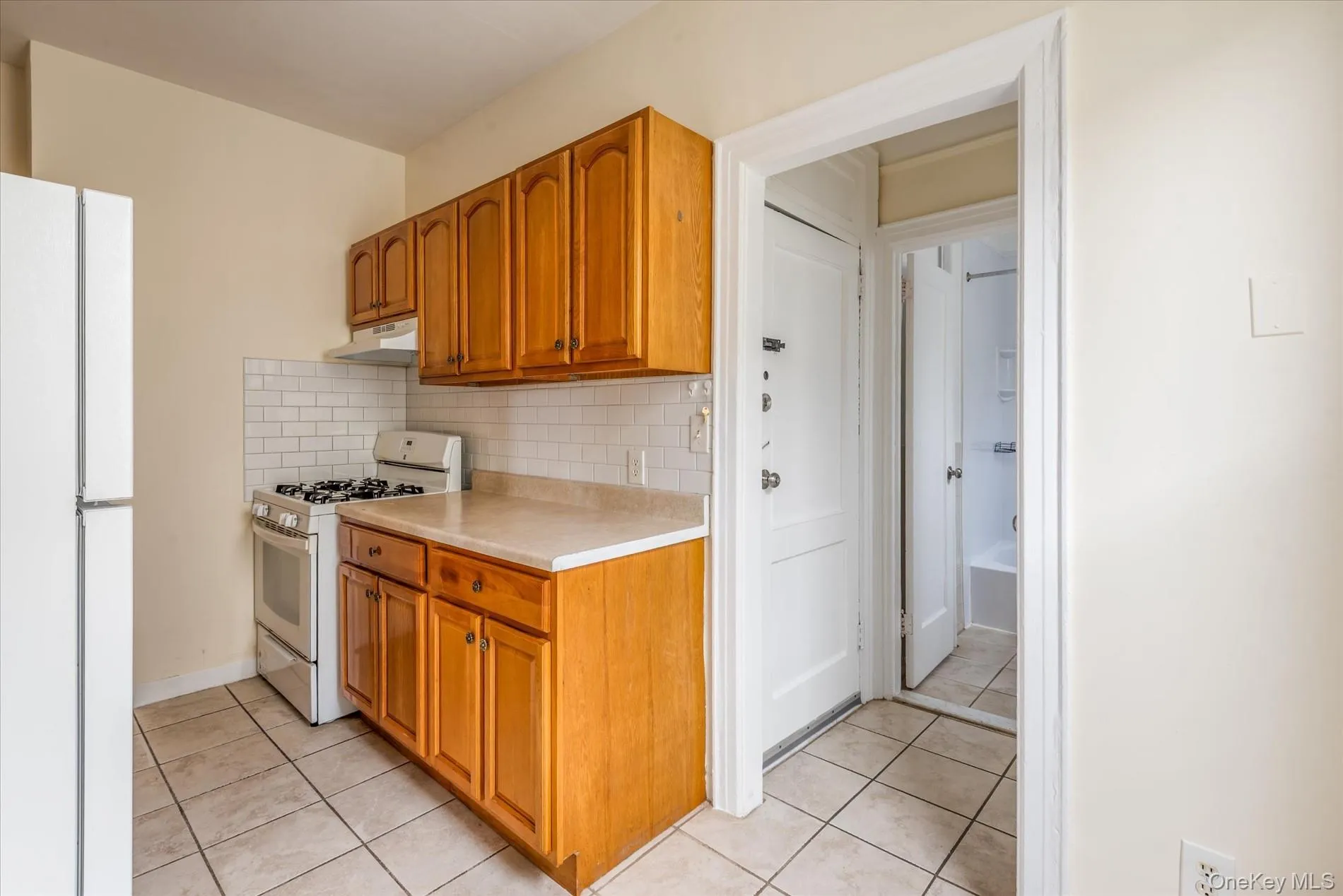 71-06 Grand Avenue, New York, NY, 1 Bedroom Bedrooms, 3 Rooms Rooms,1 BathroomBathrooms,Residential Lease,For Rent,Grand,0,1035720 71-06 Grand Avenue, New York, NY, 1 Bedroom Bedrooms, 3 Rooms Rooms,1 BathroomBathrooms,Residential Lease,For Rent,Grand,0,1035720