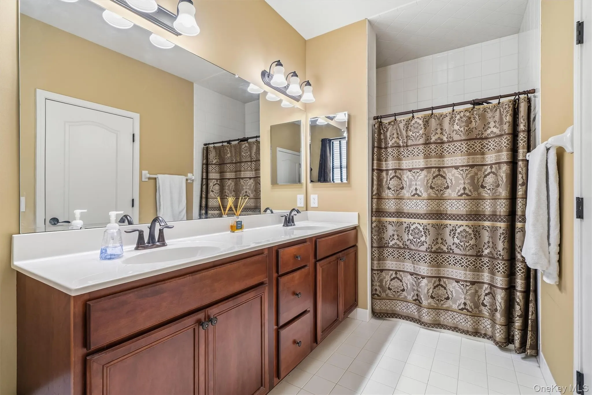 111 Jasmine Drive, Middletown, NY, 2 Bedrooms Bedrooms, 9 Rooms Rooms,2 BathroomsBathrooms,Residential,For Rent,Jasmine,0,1035731 111 Jasmine Drive, Middletown, NY, 2 Bedrooms Bedrooms, 9 Rooms Rooms,2 BathroomsBathrooms,Residential,For Rent,Jasmine,0,1035731