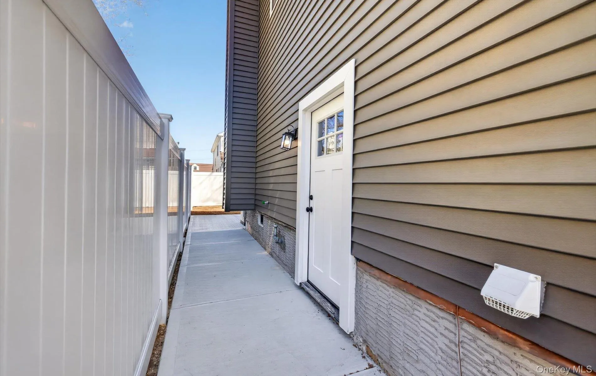 2461 third Avenue, Hempstead, NY, 3 Bedrooms Bedrooms, 6 Rooms Rooms,2 BathroomsBathrooms,Residential,For Rent,third,0,1035734 2461 third Avenue, Hempstead, NY, 3 Bedrooms Bedrooms, 6 Rooms Rooms,2 BathroomsBathrooms,Residential,For Rent,third,0,1035734
