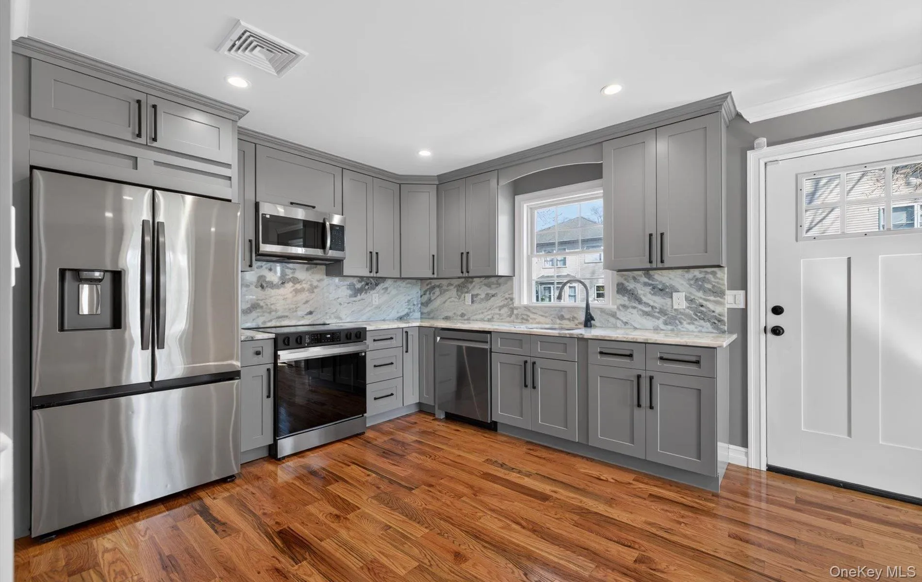 2461 third Avenue, Hempstead, NY, 3 Bedrooms Bedrooms, 6 Rooms Rooms,2 BathroomsBathrooms,Residential,For Rent,third,0,1035734 2461 third Avenue, Hempstead, NY, 3 Bedrooms Bedrooms, 6 Rooms Rooms,2 BathroomsBathrooms,Residential,For Rent,third,0,1035734