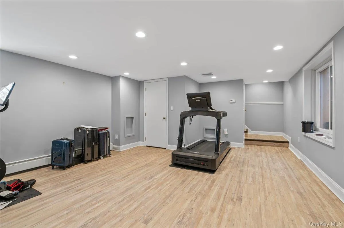 12 Hampton Road, North Hempstead, NY, 4 Bedrooms Bedrooms, 8 Rooms Rooms,3 BathroomsBathrooms,Residential Lease,For Rent,Hampton,0,1035735 12 Hampton Road, North Hempstead, NY, 4 Bedrooms Bedrooms, 8 Rooms Rooms,3 BathroomsBathrooms,Residential Lease,For Rent,Hampton,0,1035735