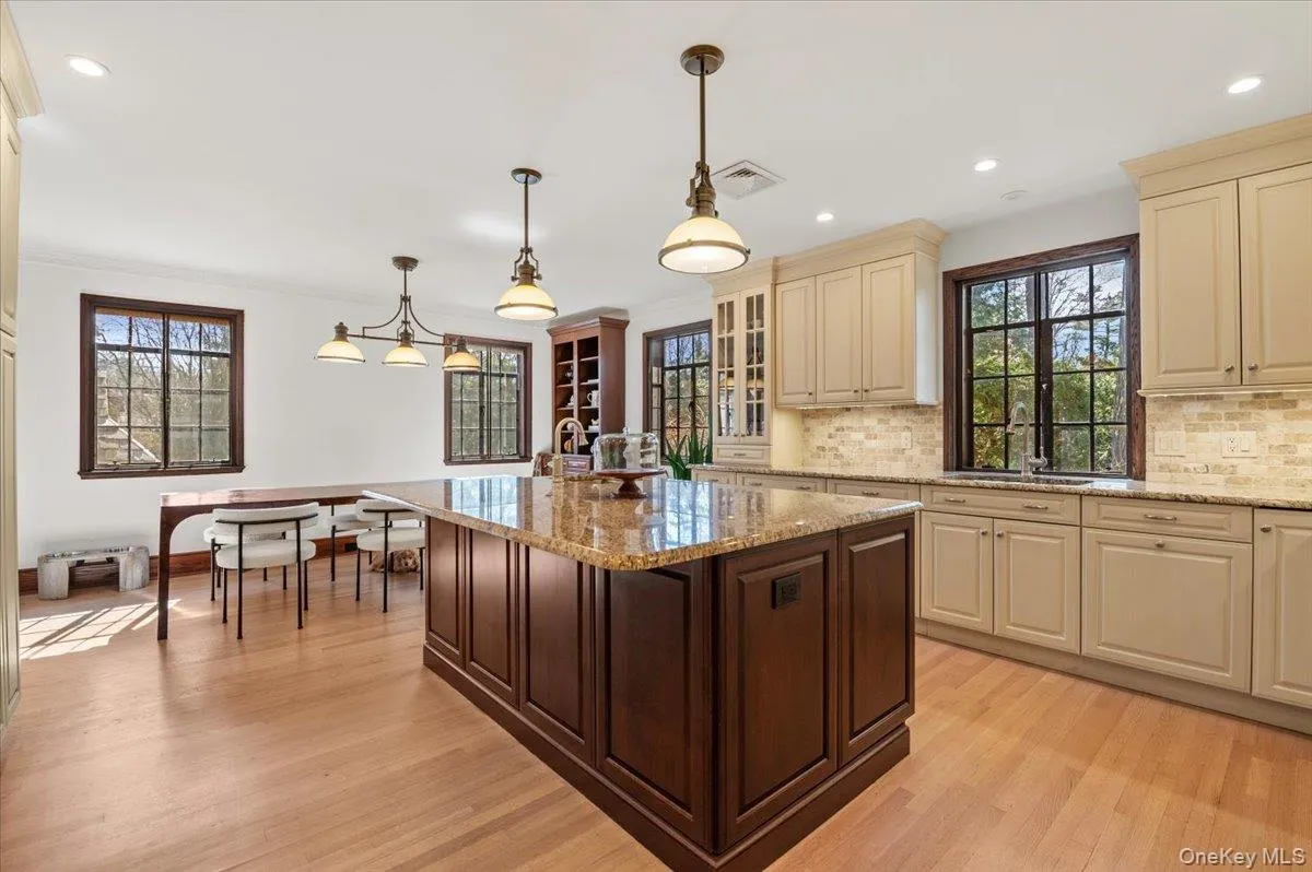 12 Hampton Road, North Hempstead, NY, 4 Bedrooms Bedrooms, 8 Rooms Rooms,3 BathroomsBathrooms,Residential Lease,For Rent,Hampton,0,1035735 12 Hampton Road, North Hempstead, NY, 4 Bedrooms Bedrooms, 8 Rooms Rooms,3 BathroomsBathrooms,Residential Lease,For Rent,Hampton,0,1035735