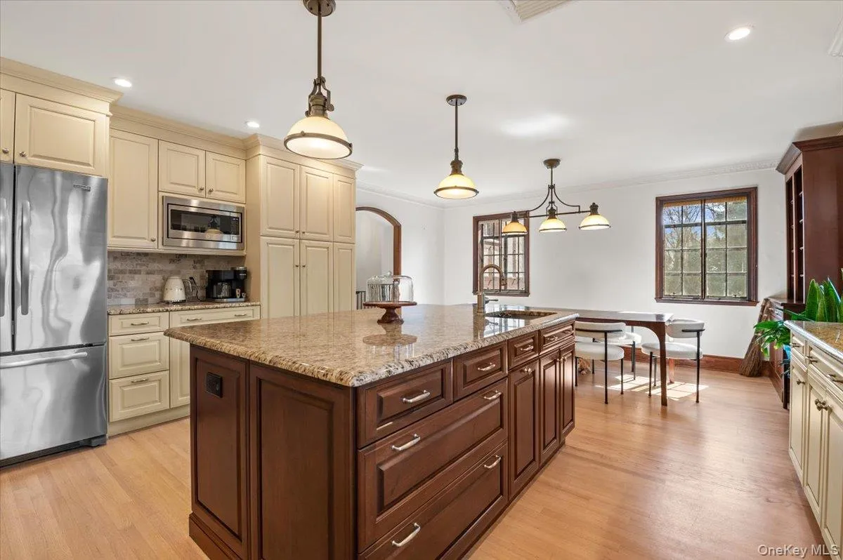 12 Hampton Road, North Hempstead, NY, 4 Bedrooms Bedrooms, 8 Rooms Rooms,3 BathroomsBathrooms,Residential Lease,For Rent,Hampton,0,1035735 12 Hampton Road, North Hempstead, NY, 4 Bedrooms Bedrooms, 8 Rooms Rooms,3 BathroomsBathrooms,Residential Lease,For Rent,Hampton,0,1035735