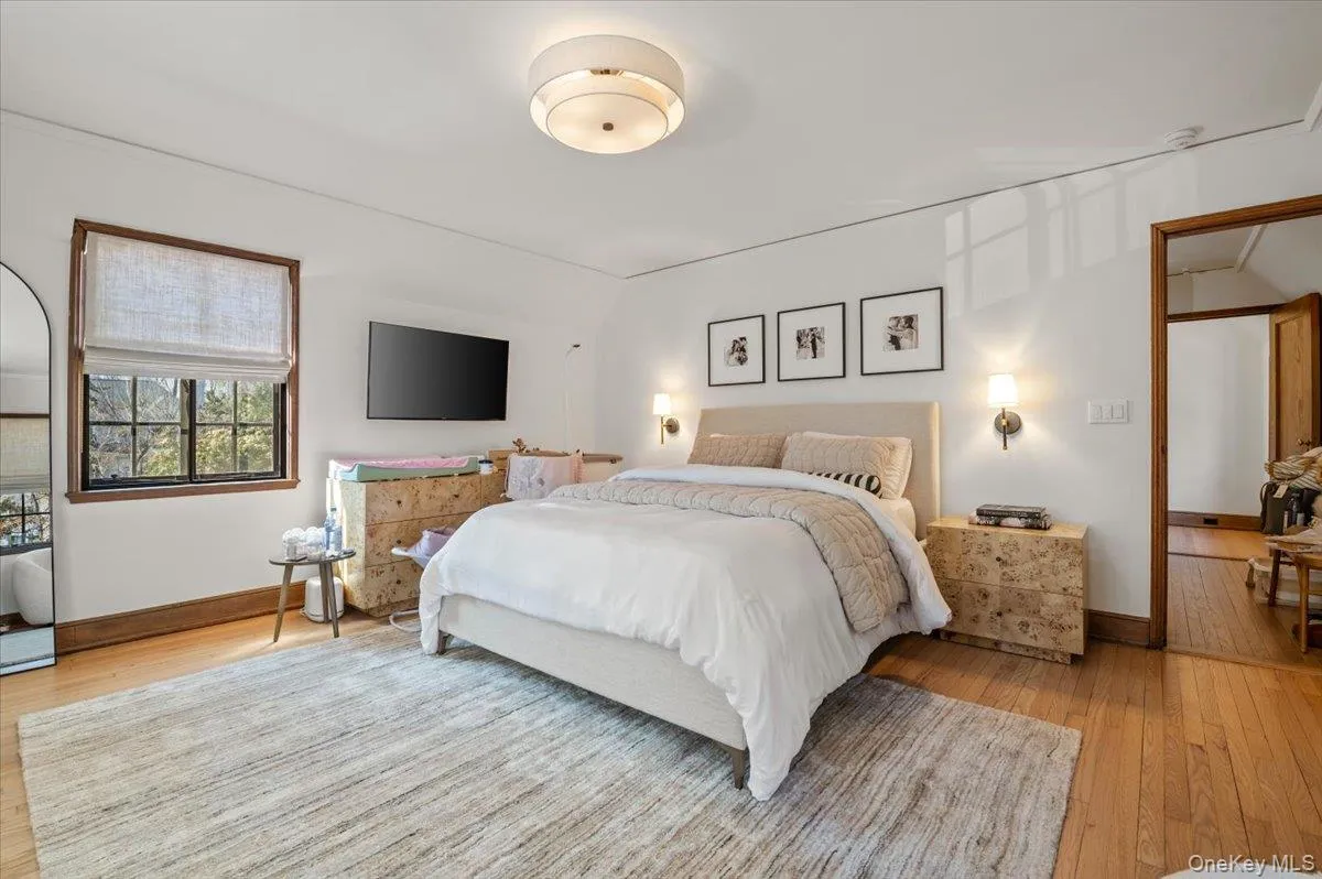 12 Hampton Road, North Hempstead, NY, 4 Bedrooms Bedrooms, 8 Rooms Rooms,3 BathroomsBathrooms,Residential Lease,For Rent,Hampton,0,1035735 12 Hampton Road, North Hempstead, NY, 4 Bedrooms Bedrooms, 8 Rooms Rooms,3 BathroomsBathrooms,Residential Lease,For Rent,Hampton,0,1035735