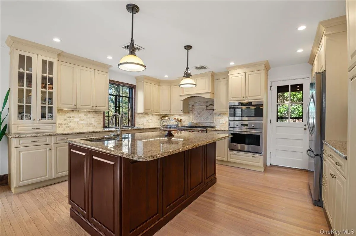 12 Hampton Road, North Hempstead, NY, 4 Bedrooms Bedrooms, 8 Rooms Rooms,3 BathroomsBathrooms,Residential Lease,For Rent,Hampton,0,1035735 12 Hampton Road, North Hempstead, NY, 4 Bedrooms Bedrooms, 8 Rooms Rooms,3 BathroomsBathrooms,Residential Lease,For Rent,Hampton,0,1035735