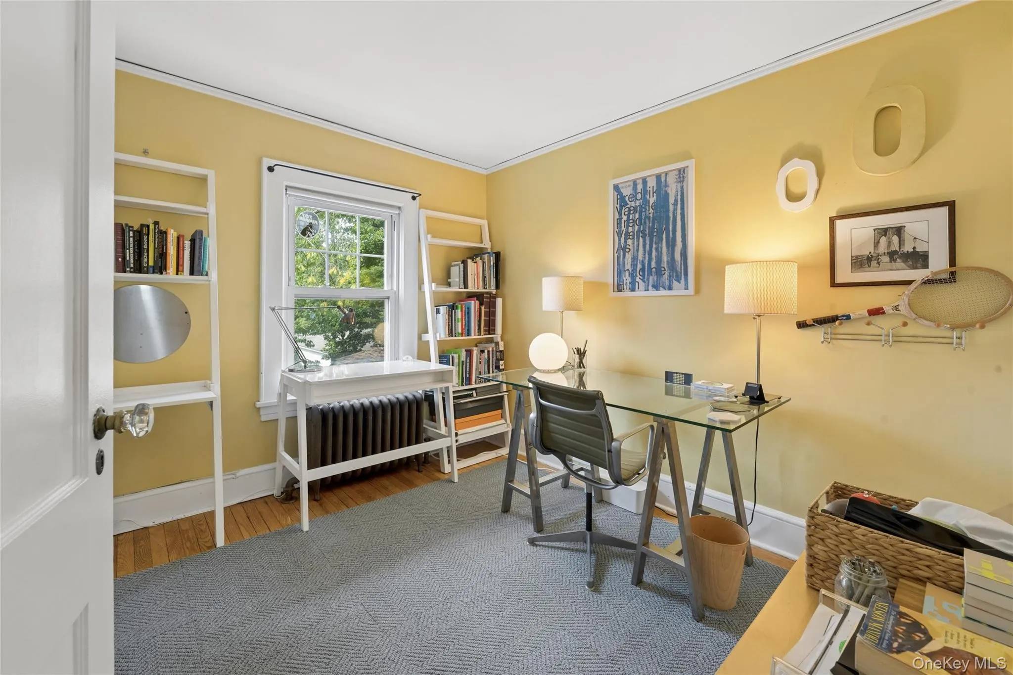 Office/Bedroom Office/Bedroom