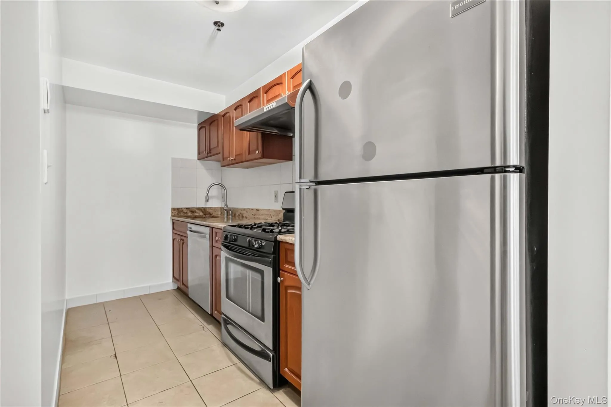 6434 Grand Central Parkway, New York, NY, 1 Bedroom Bedrooms, 2 Rooms Rooms,1 BathroomBathrooms,Residential,For Rent,Grand Central,0,1035739 6434 Grand Central Parkway, New York, NY, 1 Bedroom Bedrooms, 2 Rooms Rooms,1 BathroomBathrooms,Residential,For Rent,Grand Central,0,1035739