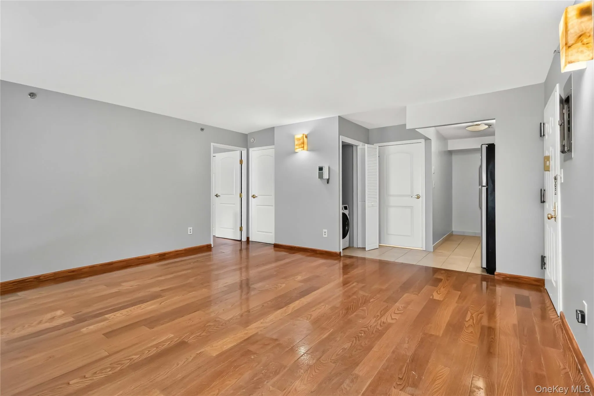 6434 Grand Central Parkway, New York, NY, 1 Bedroom Bedrooms, 2 Rooms Rooms,1 BathroomBathrooms,Residential,For Rent,Grand Central,0,1035739 6434 Grand Central Parkway, New York, NY, 1 Bedroom Bedrooms, 2 Rooms Rooms,1 BathroomBathrooms,Residential,For Rent,Grand Central,0,1035739