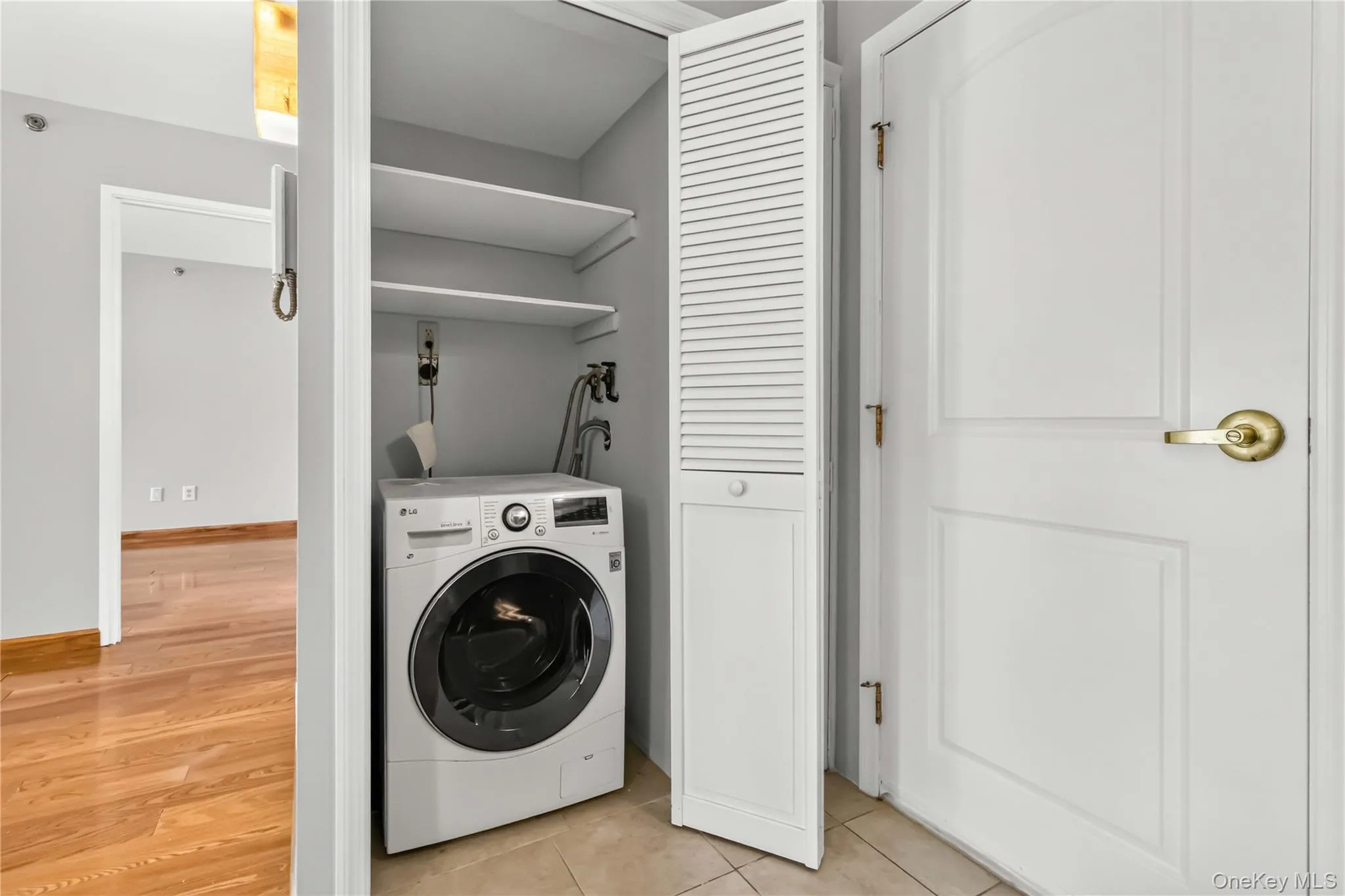 6434 Grand Central Parkway, New York, NY, 1 Bedroom Bedrooms, 2 Rooms Rooms,1 BathroomBathrooms,Residential,For Rent,Grand Central,0,1035739 6434 Grand Central Parkway, New York, NY, 1 Bedroom Bedrooms, 2 Rooms Rooms,1 BathroomBathrooms,Residential,For Rent,Grand Central,0,1035739