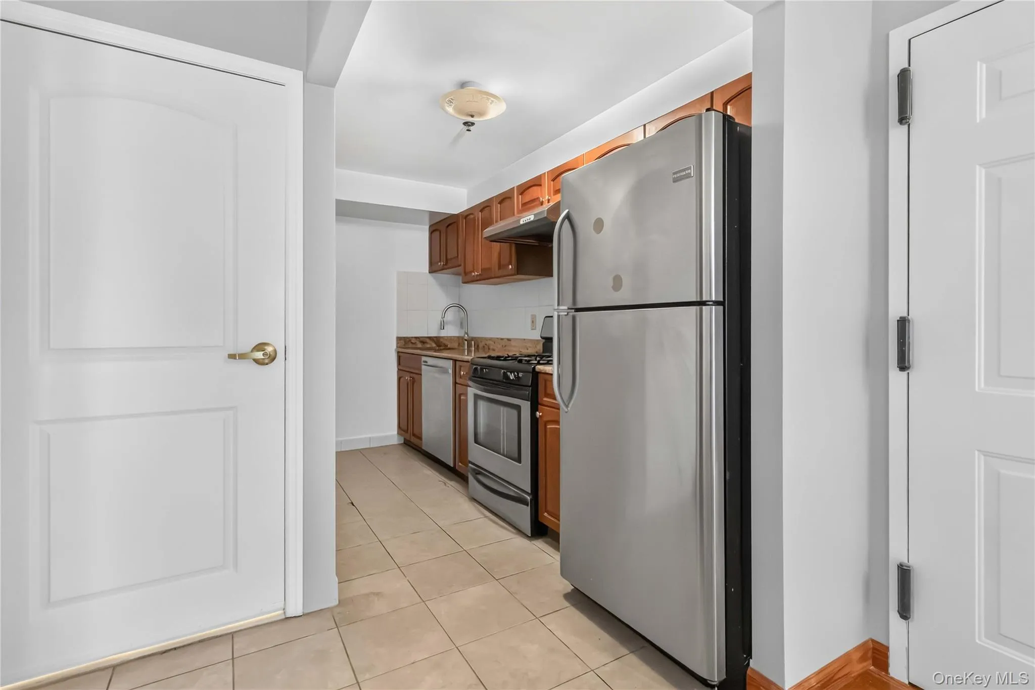 6434 Grand Central Parkway, New York, NY, 1 Bedroom Bedrooms, 2 Rooms Rooms,1 BathroomBathrooms,Residential,For Rent,Grand Central,0,1035739 6434 Grand Central Parkway, New York, NY, 1 Bedroom Bedrooms, 2 Rooms Rooms,1 BathroomBathrooms,Residential,For Rent,Grand Central,0,1035739