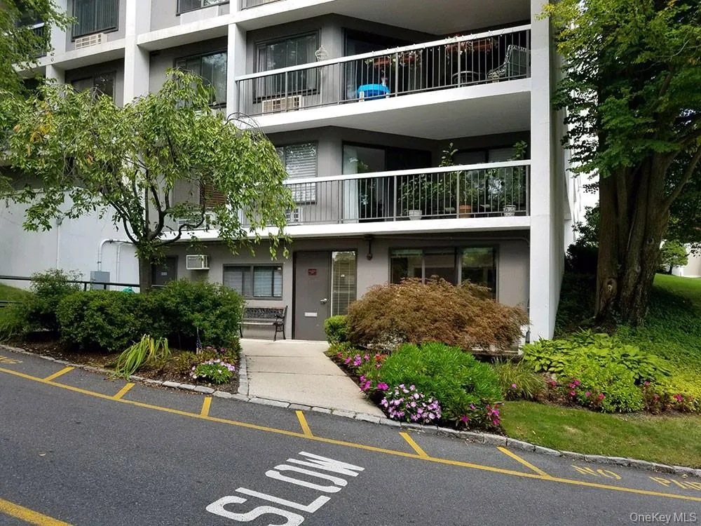 300 High Point Drive, Greenburgh, NY, 2 Bedrooms Bedrooms, 5 Rooms Rooms,2 BathroomsBathrooms,Residential Lease,For Rent,High Point,0,1035742 300 High Point Drive, Greenburgh, NY, 2 Bedrooms Bedrooms, 5 Rooms Rooms,2 BathroomsBathrooms,Residential Lease,For Rent,High Point,0,1035742
