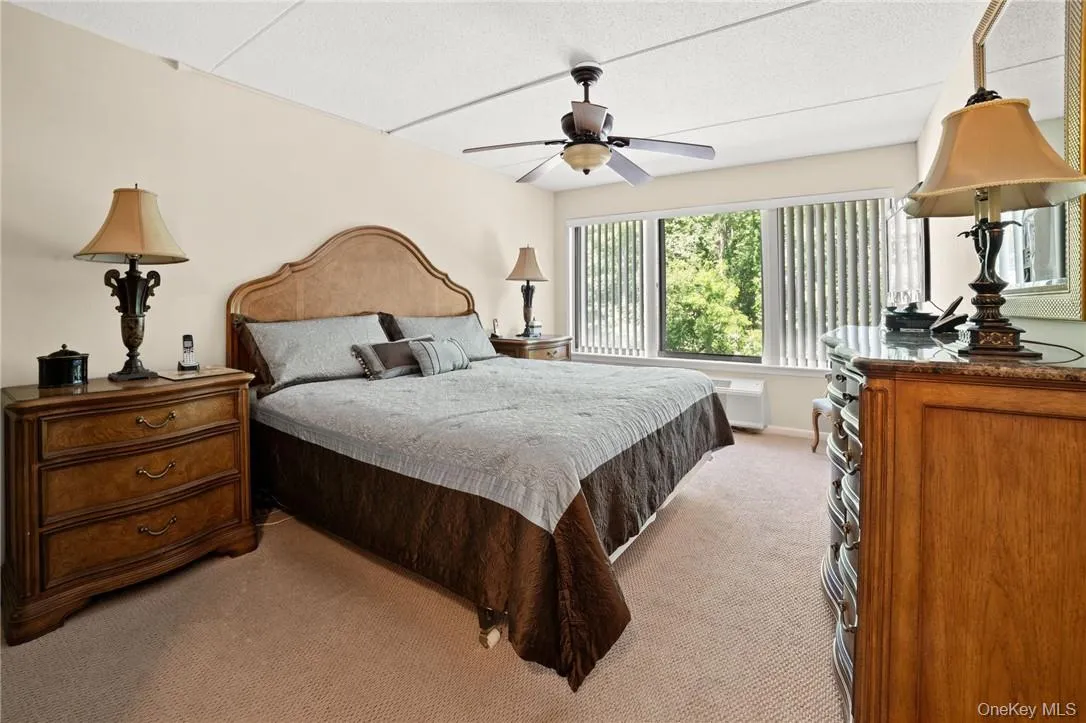 11 X 17 Master Bedroom with Dressing room, Master Bath with Jacuzzi and Dressing room-Huge Walk in Closet 11 X 17 Master Bedroom with Dressing room, Master Bath with Jacuzzi and Dressing room-Huge Walk in Closet