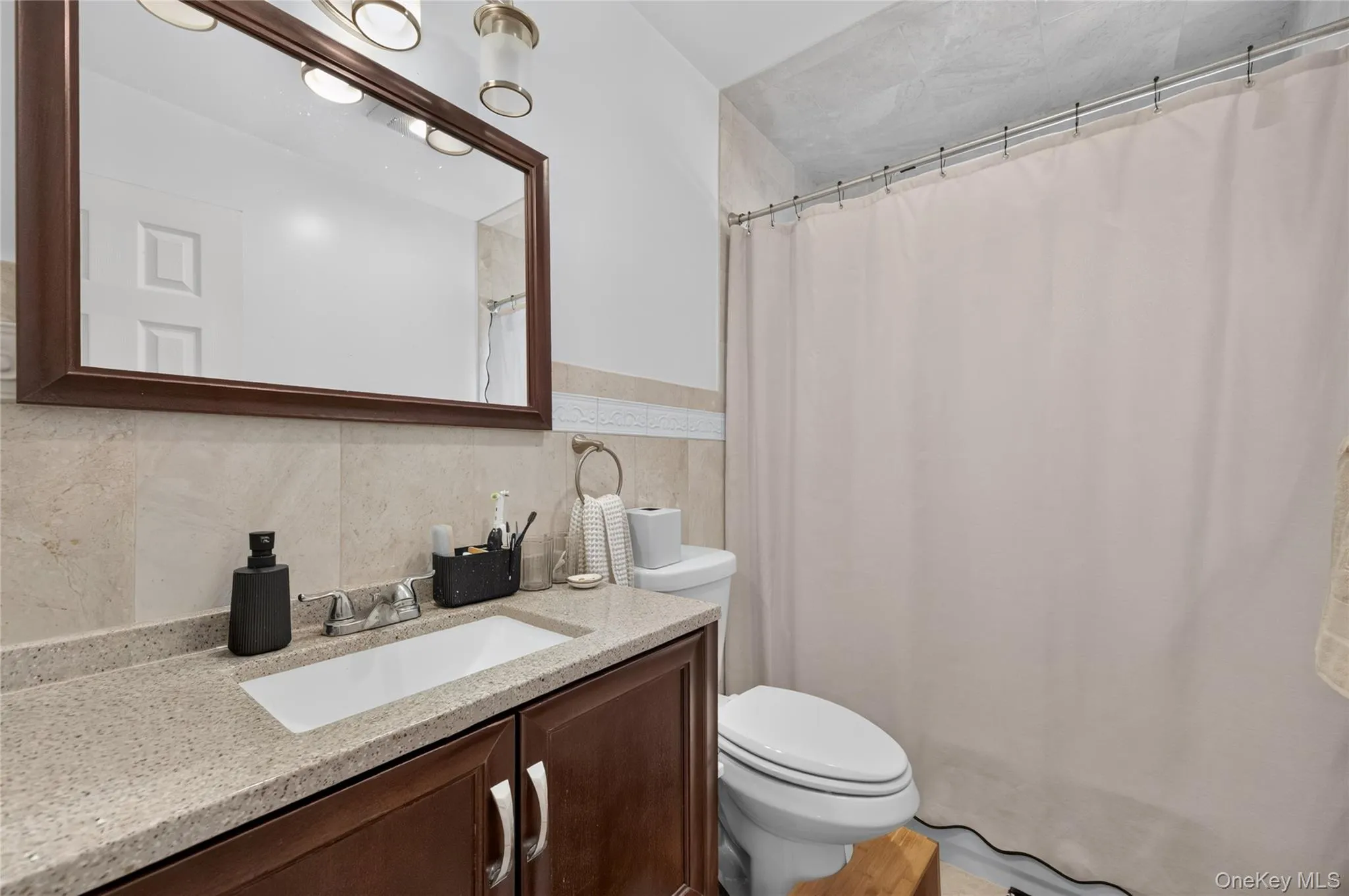 59 Grand Street, North Hempstead, NY, 2 Bedrooms Bedrooms, 4 Rooms Rooms,1 BathroomBathrooms,Residential Lease,For Rent,Grand,0,1035741 59 Grand Street, North Hempstead, NY, 2 Bedrooms Bedrooms, 4 Rooms Rooms,1 BathroomBathrooms,Residential Lease,For Rent,Grand,0,1035741