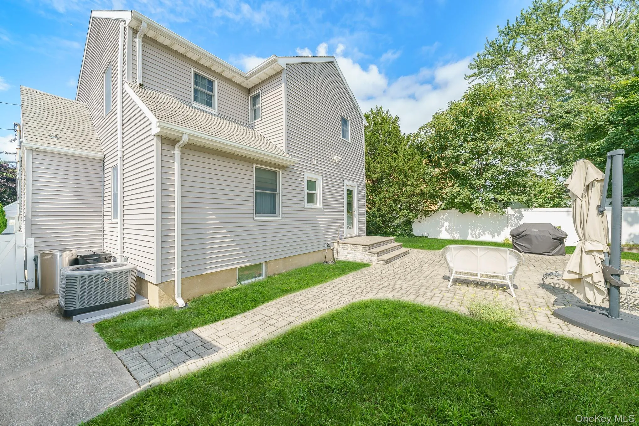 219 Leonard Street, Hempstead, NY, 3 Bedrooms Bedrooms, 6 Rooms Rooms,2 BathroomsBathrooms,Residential,For Rent,Leonard,0,1035751 219 Leonard Street, Hempstead, NY, 3 Bedrooms Bedrooms, 6 Rooms Rooms,2 BathroomsBathrooms,Residential,For Rent,Leonard,0,1035751