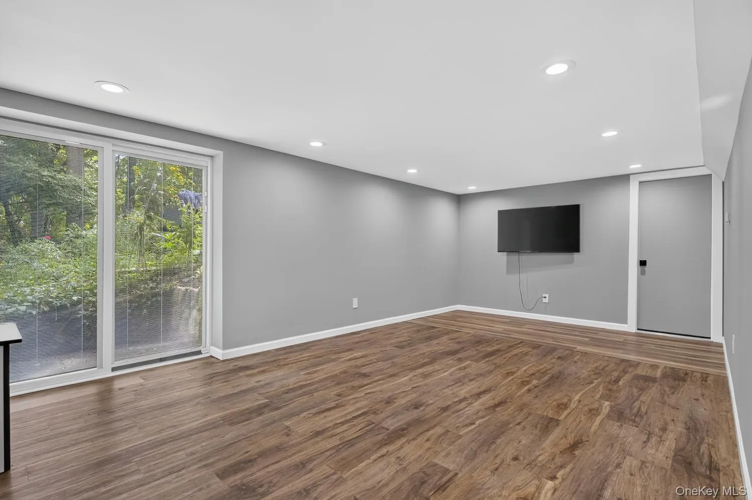 6A Rochester Court, Huntington, NY, 3 Bedrooms Bedrooms, 7 Rooms Rooms,2 BathroomsBathrooms,Residential,For Rent,Rochester,0,1035752 6A Rochester Court, Huntington, NY, 3 Bedrooms Bedrooms, 7 Rooms Rooms,2 BathroomsBathrooms,Residential,For Rent,Rochester,0,1035752