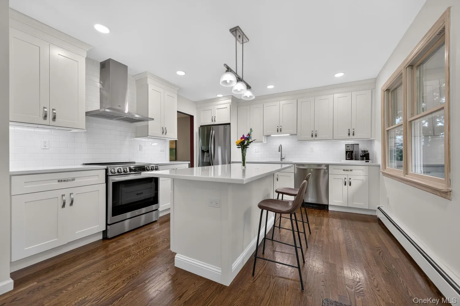 6A Rochester Court, Huntington, NY, 3 Bedrooms Bedrooms, 7 Rooms Rooms,2 BathroomsBathrooms,Residential,For Rent,Rochester,0,1035752 6A Rochester Court, Huntington, NY, 3 Bedrooms Bedrooms, 7 Rooms Rooms,2 BathroomsBathrooms,Residential,For Rent,Rochester,0,1035752