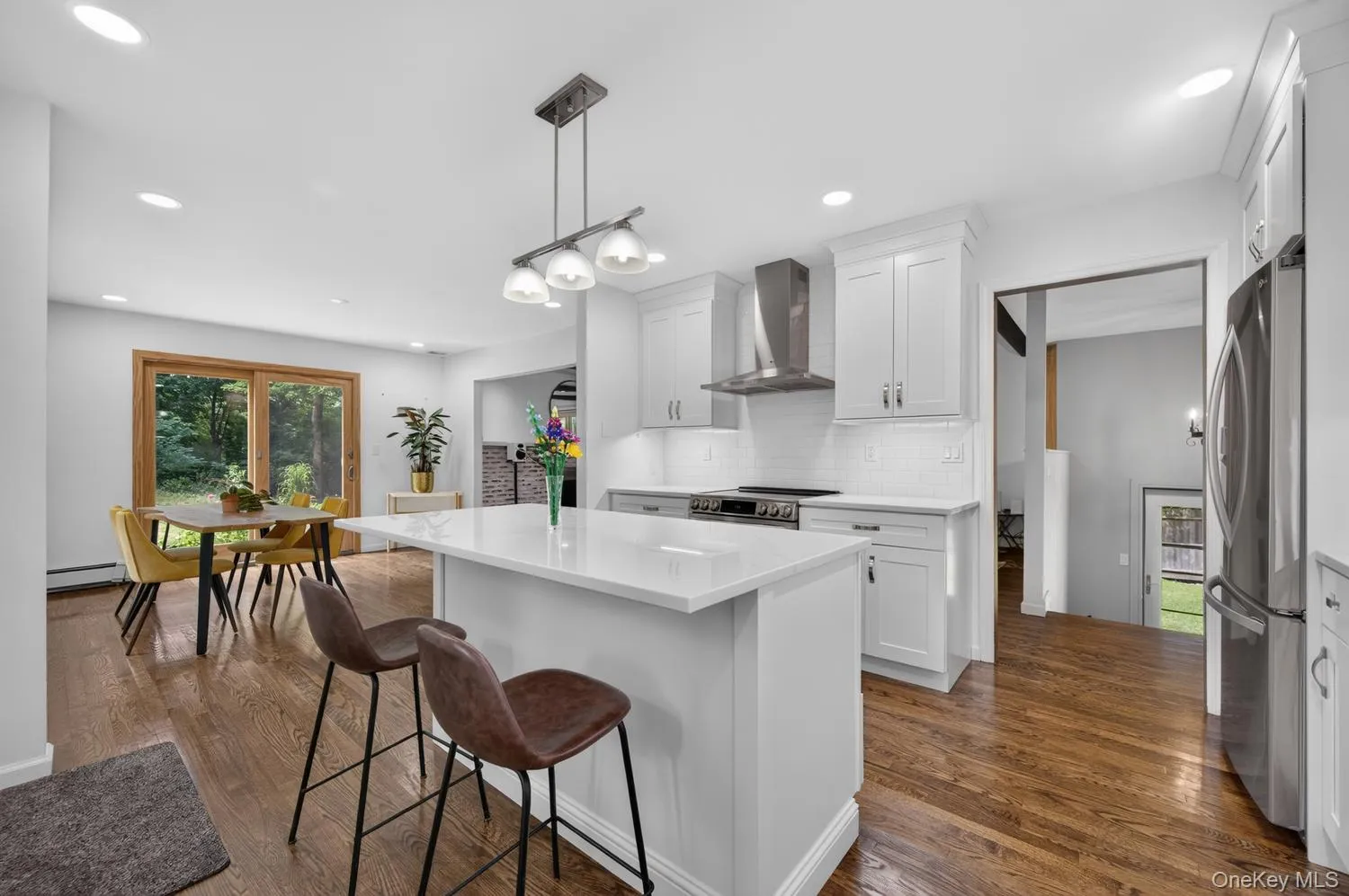 6A Rochester Court, Huntington, NY, 3 Bedrooms Bedrooms, 7 Rooms Rooms,2 BathroomsBathrooms,Residential,For Rent,Rochester,0,1035752 6A Rochester Court, Huntington, NY, 3 Bedrooms Bedrooms, 7 Rooms Rooms,2 BathroomsBathrooms,Residential,For Rent,Rochester,0,1035752