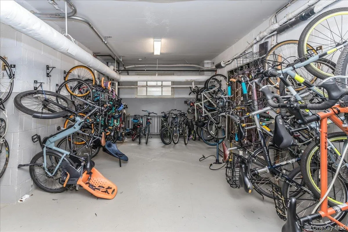3965 52nd St, New York, NY, 1 Bedroom Bedrooms, 4 Rooms Rooms,1 BathroomBathrooms,Residential,For Rent,52nd St,0,1035763 3965 52nd St, New York, NY, 1 Bedroom Bedrooms, 4 Rooms Rooms,1 BathroomBathrooms,Residential,For Rent,52nd St,0,1035763