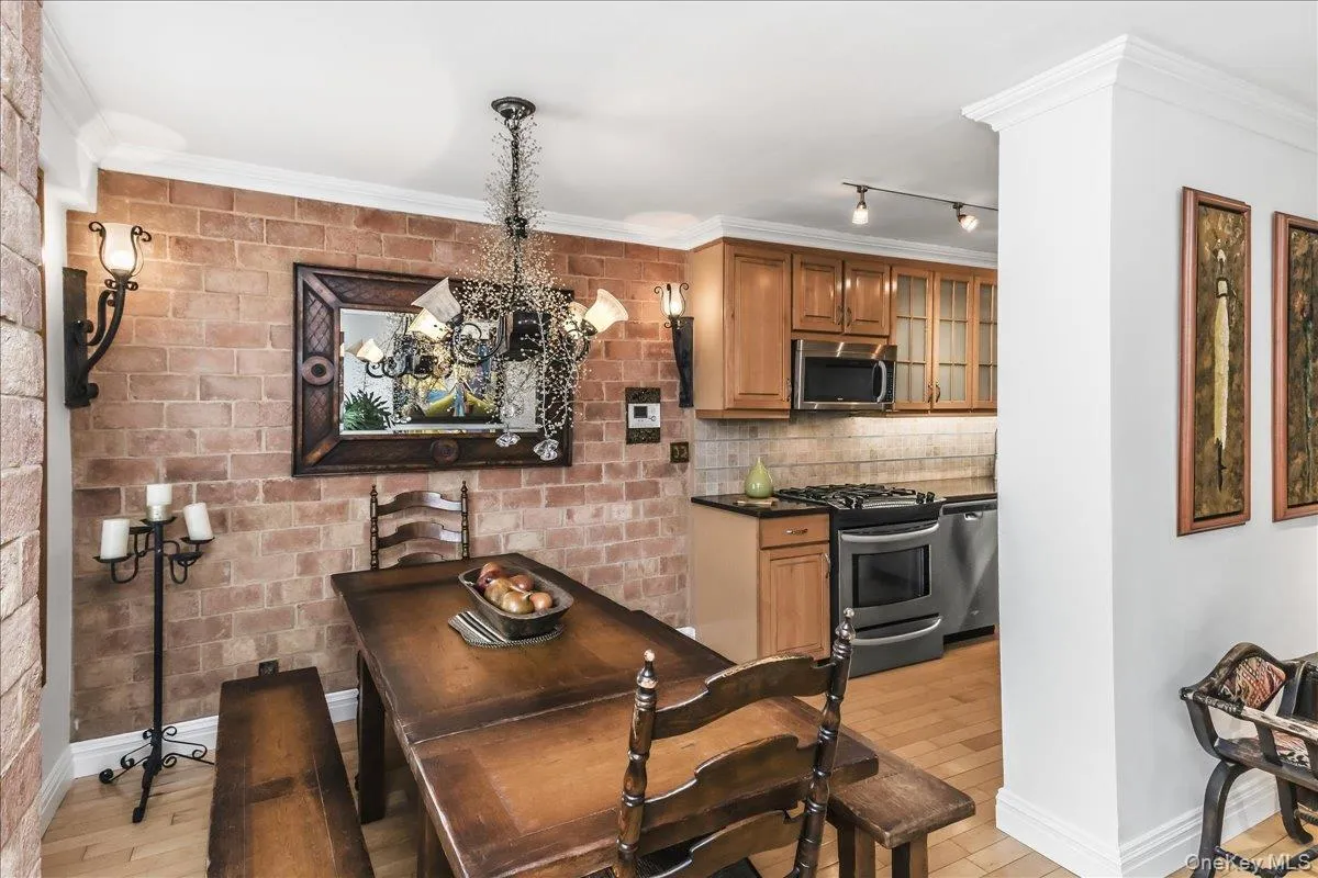 3965 52nd St, New York, NY, 1 Bedroom Bedrooms, 4 Rooms Rooms,1 BathroomBathrooms,Residential,For Rent,52nd St,0,1035763 3965 52nd St, New York, NY, 1 Bedroom Bedrooms, 4 Rooms Rooms,1 BathroomBathrooms,Residential,For Rent,52nd St,0,1035763