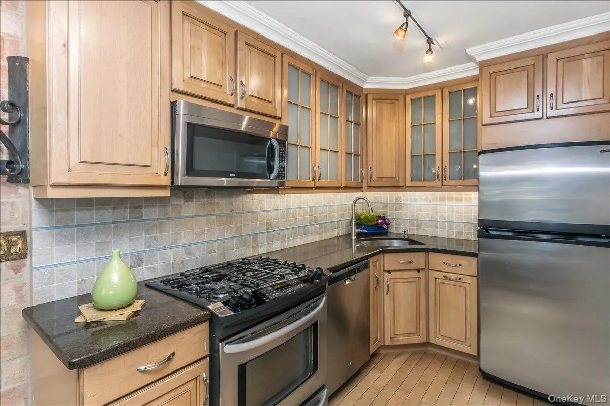3965 52nd St, New York, NY, 1 Bedroom Bedrooms, 4 Rooms Rooms,1 BathroomBathrooms,Residential,For Rent,52nd St,0,1035763 3965 52nd St, New York, NY, 1 Bedroom Bedrooms, 4 Rooms Rooms,1 BathroomBathrooms,Residential,For Rent,52nd St,0,1035763