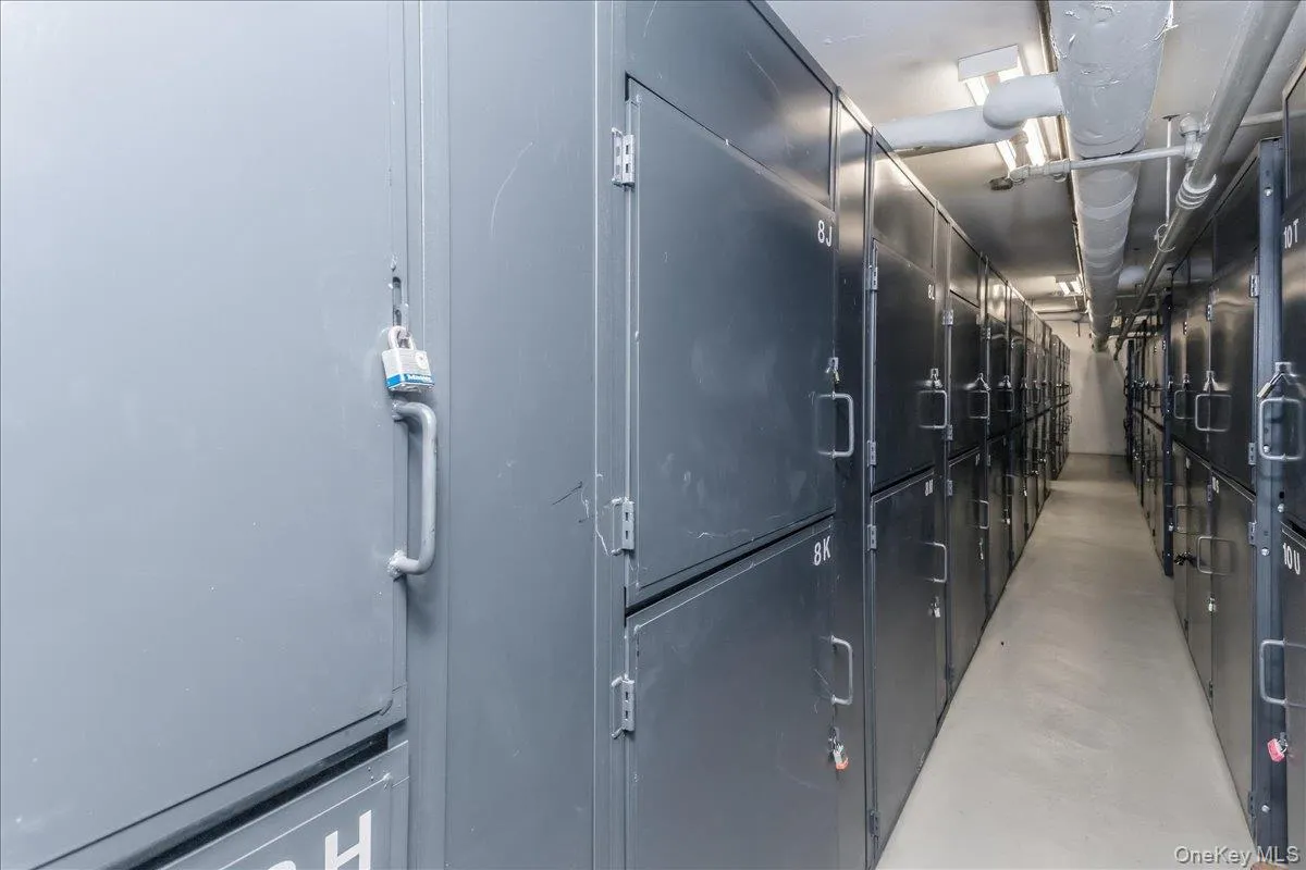 3965 52nd St, New York, NY, 1 Bedroom Bedrooms, 4 Rooms Rooms,1 BathroomBathrooms,Residential,For Rent,52nd St,0,1035763 3965 52nd St, New York, NY, 1 Bedroom Bedrooms, 4 Rooms Rooms,1 BathroomBathrooms,Residential,For Rent,52nd St,0,1035763