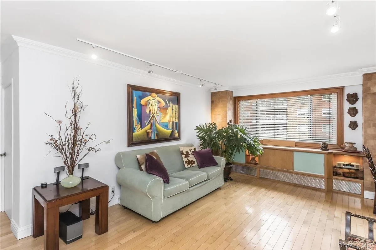 3965 52nd St, New York, NY, 1 Bedroom Bedrooms, 4 Rooms Rooms,1 BathroomBathrooms,Residential,For Rent,52nd St,0,1035763 3965 52nd St, New York, NY, 1 Bedroom Bedrooms, 4 Rooms Rooms,1 BathroomBathrooms,Residential,For Rent,52nd St,0,1035763