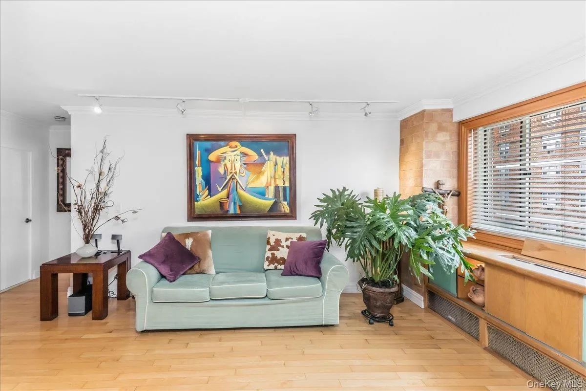 3965 52nd St, New York, NY, 1 Bedroom Bedrooms, 4 Rooms Rooms,1 BathroomBathrooms,Residential,For Rent,52nd St,0,1035763 3965 52nd St, New York, NY, 1 Bedroom Bedrooms, 4 Rooms Rooms,1 BathroomBathrooms,Residential,For Rent,52nd St,0,1035763
