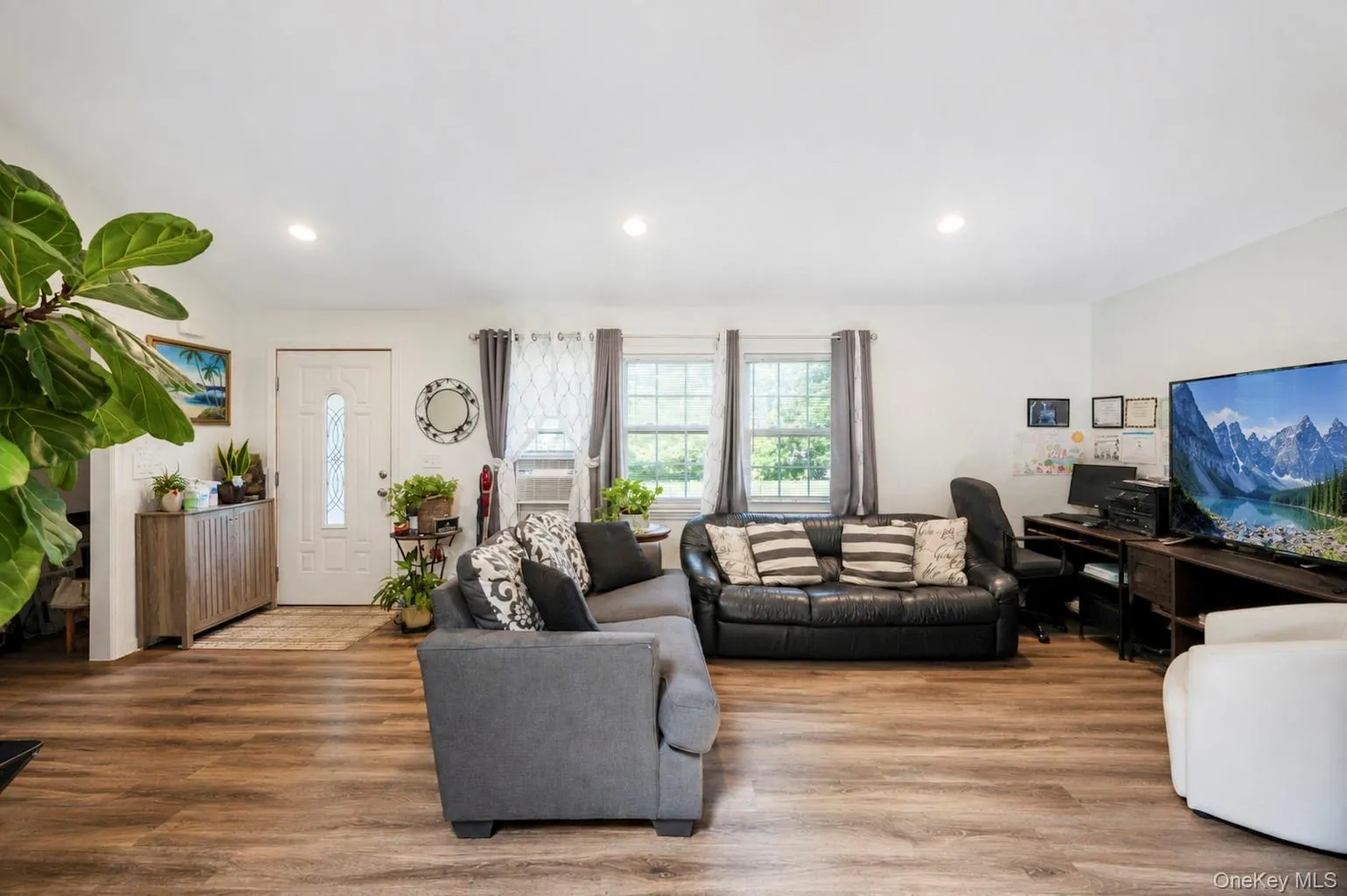 899 Hawkins Avenue, Brookhaven, NY, 4 Bedrooms Bedrooms, 8 Rooms Rooms,2 BathroomsBathrooms,Residential,For Rent,Hawkins,0,1035767 899 Hawkins Avenue, Brookhaven, NY, 4 Bedrooms Bedrooms, 8 Rooms Rooms,2 BathroomsBathrooms,Residential,For Rent,Hawkins,0,1035767