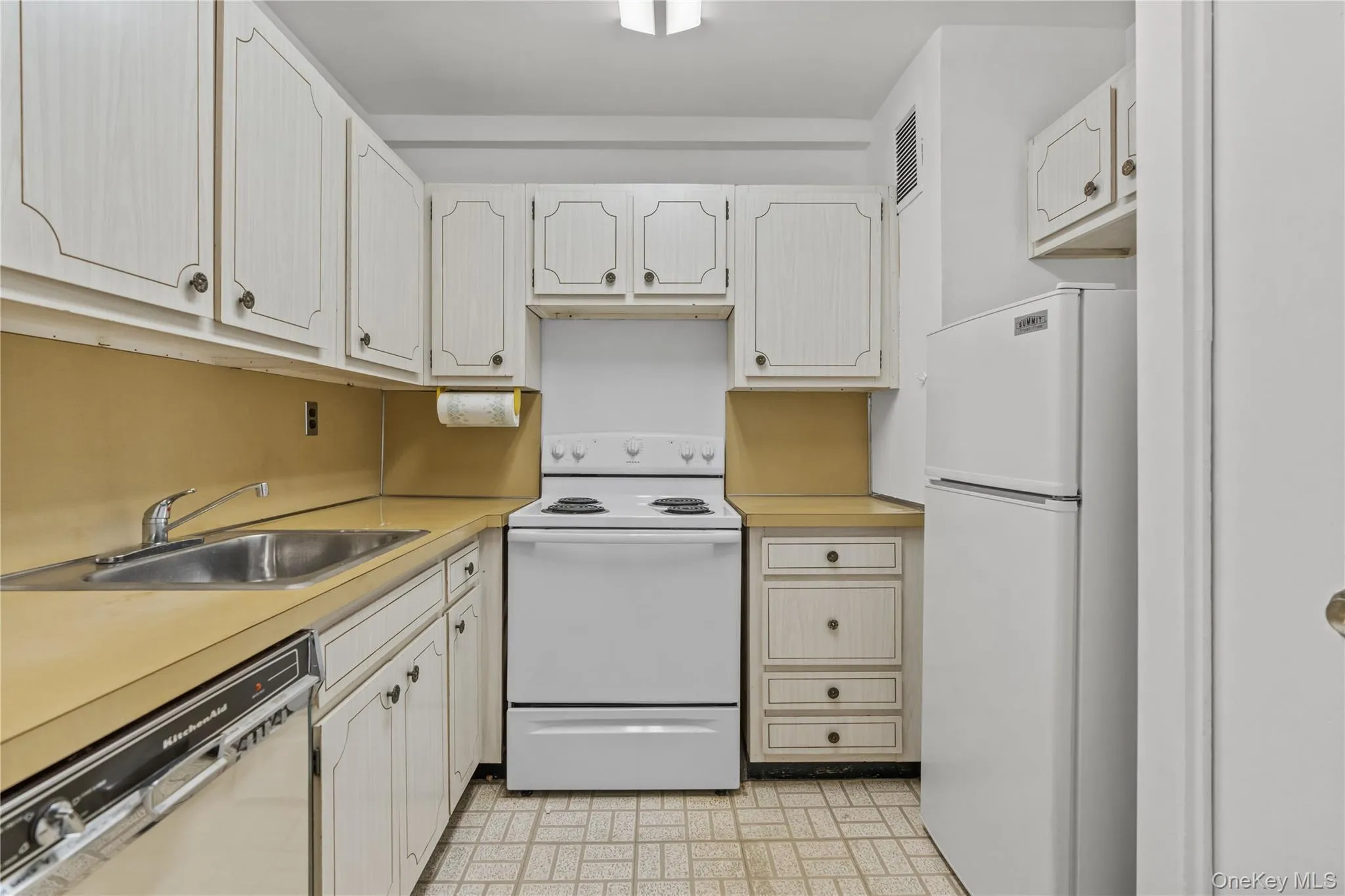 56 Doyer Avenue, White Plains, NY, 1 Bedroom Bedrooms, 3 Rooms Rooms,1 BathroomBathrooms,Residential,For Rent,Doyer,0,1035778 56 Doyer Avenue, White Plains, NY, 1 Bedroom Bedrooms, 3 Rooms Rooms,1 BathroomBathrooms,Residential,For Rent,Doyer,0,1035778