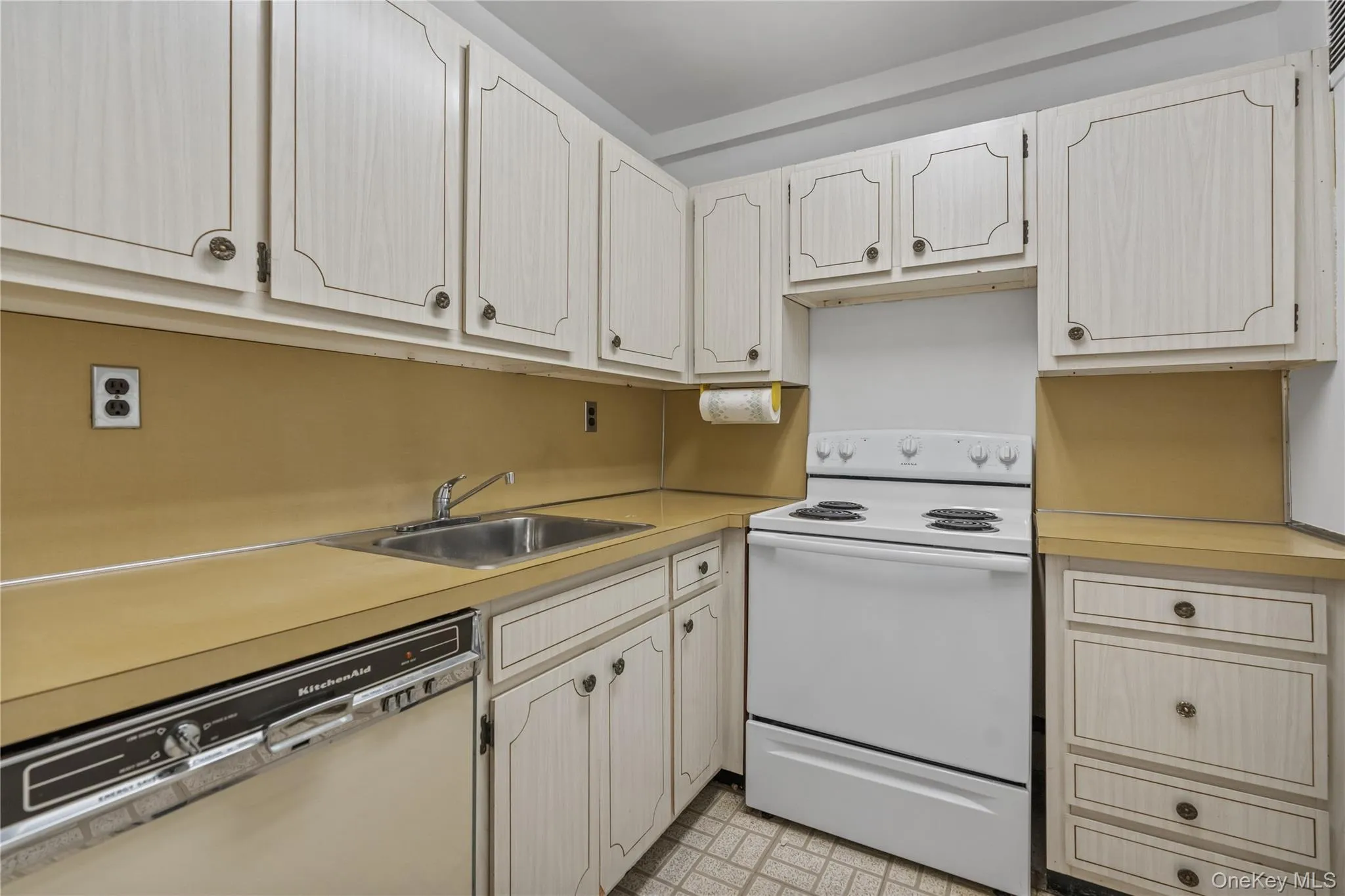 56 Doyer Avenue, White Plains, NY, 1 Bedroom Bedrooms, 3 Rooms Rooms,1 BathroomBathrooms,Residential,For Rent,Doyer,0,1035778 56 Doyer Avenue, White Plains, NY, 1 Bedroom Bedrooms, 3 Rooms Rooms,1 BathroomBathrooms,Residential,For Rent,Doyer,0,1035778