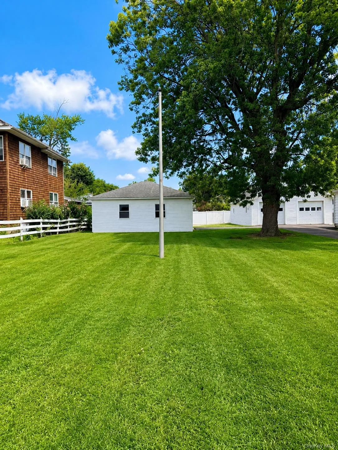 39 Cleveland Street, Brookhaven, NY, 2 Bedrooms Bedrooms, 4 Rooms Rooms,1 BathroomBathrooms,Residential,For Rent,Cleveland,0,1035779 39 Cleveland Street, Brookhaven, NY, 2 Bedrooms Bedrooms, 4 Rooms Rooms,1 BathroomBathrooms,Residential,For Rent,Cleveland,0,1035779