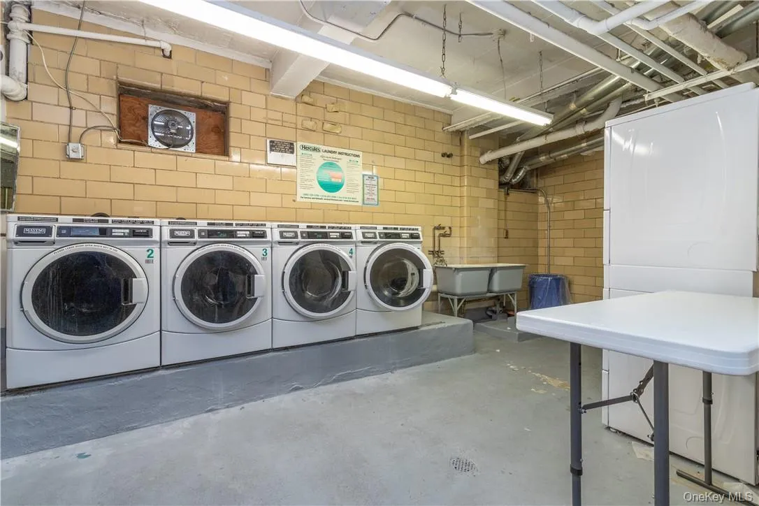 411 Bronx River Road, Yonkers, NY, 1 Bedroom Bedrooms, 4 Rooms Rooms,1 BathroomBathrooms,Residential Lease,For Rent,Bronx River,0,1035786 411 Bronx River Road, Yonkers, NY, 1 Bedroom Bedrooms, 4 Rooms Rooms,1 BathroomBathrooms,Residential Lease,For Rent,Bronx River,0,1035786