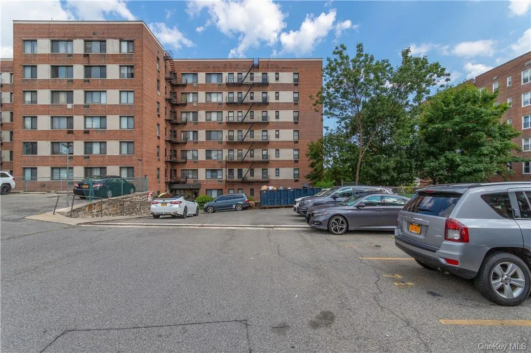 411 Bronx River Road, Yonkers, NY, 1 Bedroom Bedrooms, 4 Rooms Rooms,1 BathroomBathrooms,Residential Lease,For Rent,Bronx River,0,1035786 411 Bronx River Road, Yonkers, NY, 1 Bedroom Bedrooms, 4 Rooms Rooms,1 BathroomBathrooms,Residential Lease,For Rent,Bronx River,0,1035786