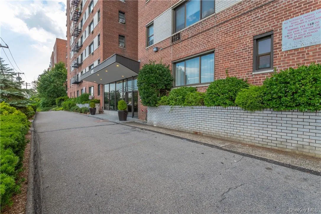 411 Bronx River Road, Yonkers, NY, 1 Bedroom Bedrooms, 4 Rooms Rooms,1 BathroomBathrooms,Residential Lease,For Rent,Bronx River,0,1035786 411 Bronx River Road, Yonkers, NY, 1 Bedroom Bedrooms, 4 Rooms Rooms,1 BathroomBathrooms,Residential Lease,For Rent,Bronx River,0,1035786