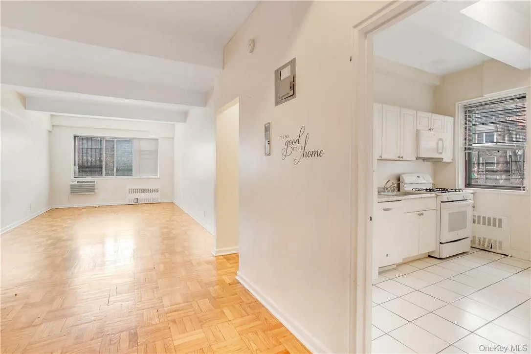 411 Bronx River Road, Yonkers, NY, 1 Bedroom Bedrooms, 4 Rooms Rooms,1 BathroomBathrooms,Residential Lease,For Rent,Bronx River,0,1035786 411 Bronx River Road, Yonkers, NY, 1 Bedroom Bedrooms, 4 Rooms Rooms,1 BathroomBathrooms,Residential Lease,For Rent,Bronx River,0,1035786
