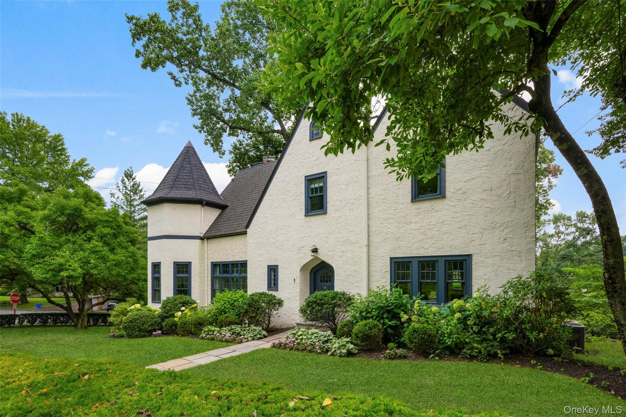 1 Huguenot Drive, Mamaroneck, NY, 4 Bedrooms Bedrooms, 8 Rooms Rooms,3 BathroomsBathrooms,Residential,For Rent,Huguenot,0,1035790 1 Huguenot Drive, Mamaroneck, NY, 4 Bedrooms Bedrooms, 8 Rooms Rooms,3 BathroomsBathrooms,Residential,For Rent,Huguenot,0,1035790