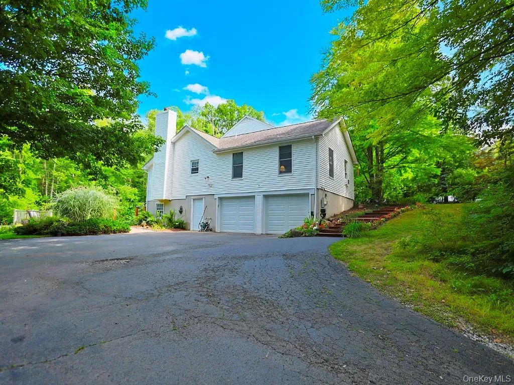 1215 Route 211, Middletown, NY, 4 Bedrooms Bedrooms, 9 Rooms Rooms,2 BathroomsBathrooms,Residential,For Rent,Route 211,0,1035791 1215 Route 211, Middletown, NY, 4 Bedrooms Bedrooms, 9 Rooms Rooms,2 BathroomsBathrooms,Residential,For Rent,Route 211,0,1035791