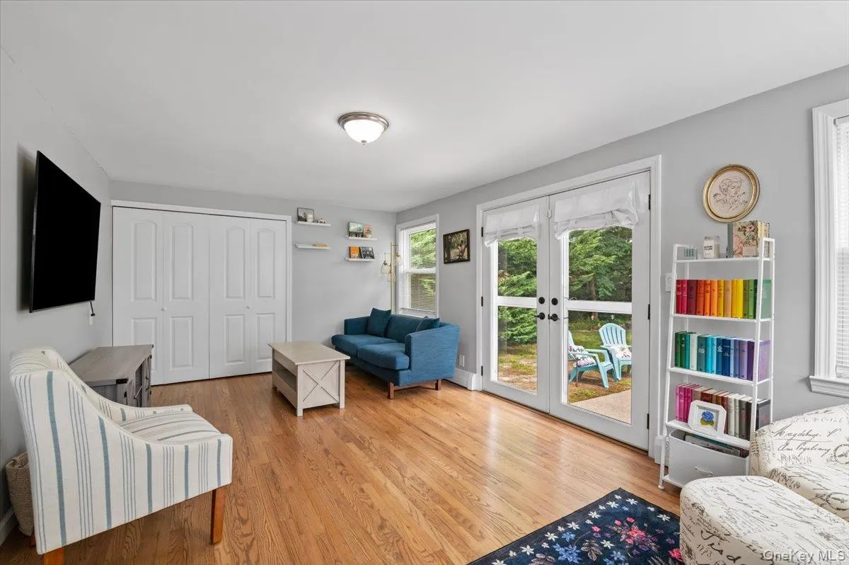 1347 Peters Boulevard, Islip, NY, 2 Bedrooms Bedrooms, 5 Rooms Rooms,1 BathroomBathrooms,Residential,For Rent,Peters,0,1035792 1347 Peters Boulevard, Islip, NY, 2 Bedrooms Bedrooms, 5 Rooms Rooms,1 BathroomBathrooms,Residential,For Rent,Peters,0,1035792
