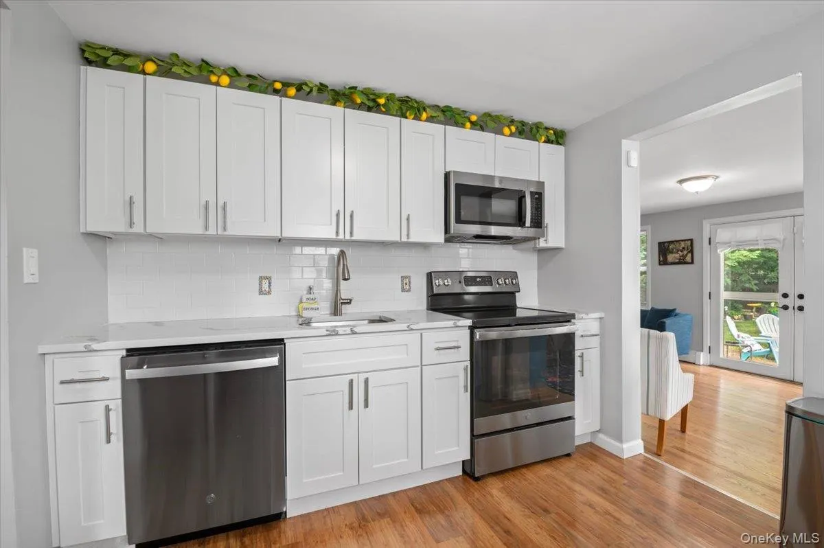 1347 Peters Boulevard, Islip, NY, 2 Bedrooms Bedrooms, 5 Rooms Rooms,1 BathroomBathrooms,Residential,For Rent,Peters,0,1035792 1347 Peters Boulevard, Islip, NY, 2 Bedrooms Bedrooms, 5 Rooms Rooms,1 BathroomBathrooms,Residential,For Rent,Peters,0,1035792