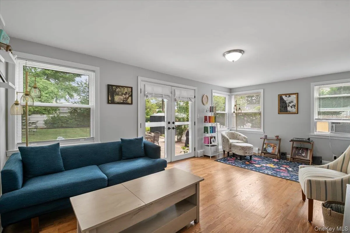 1347 Peters Boulevard, Islip, NY, 2 Bedrooms Bedrooms, 5 Rooms Rooms,1 BathroomBathrooms,Residential,For Rent,Peters,0,1035792 1347 Peters Boulevard, Islip, NY, 2 Bedrooms Bedrooms, 5 Rooms Rooms,1 BathroomBathrooms,Residential,For Rent,Peters,0,1035792